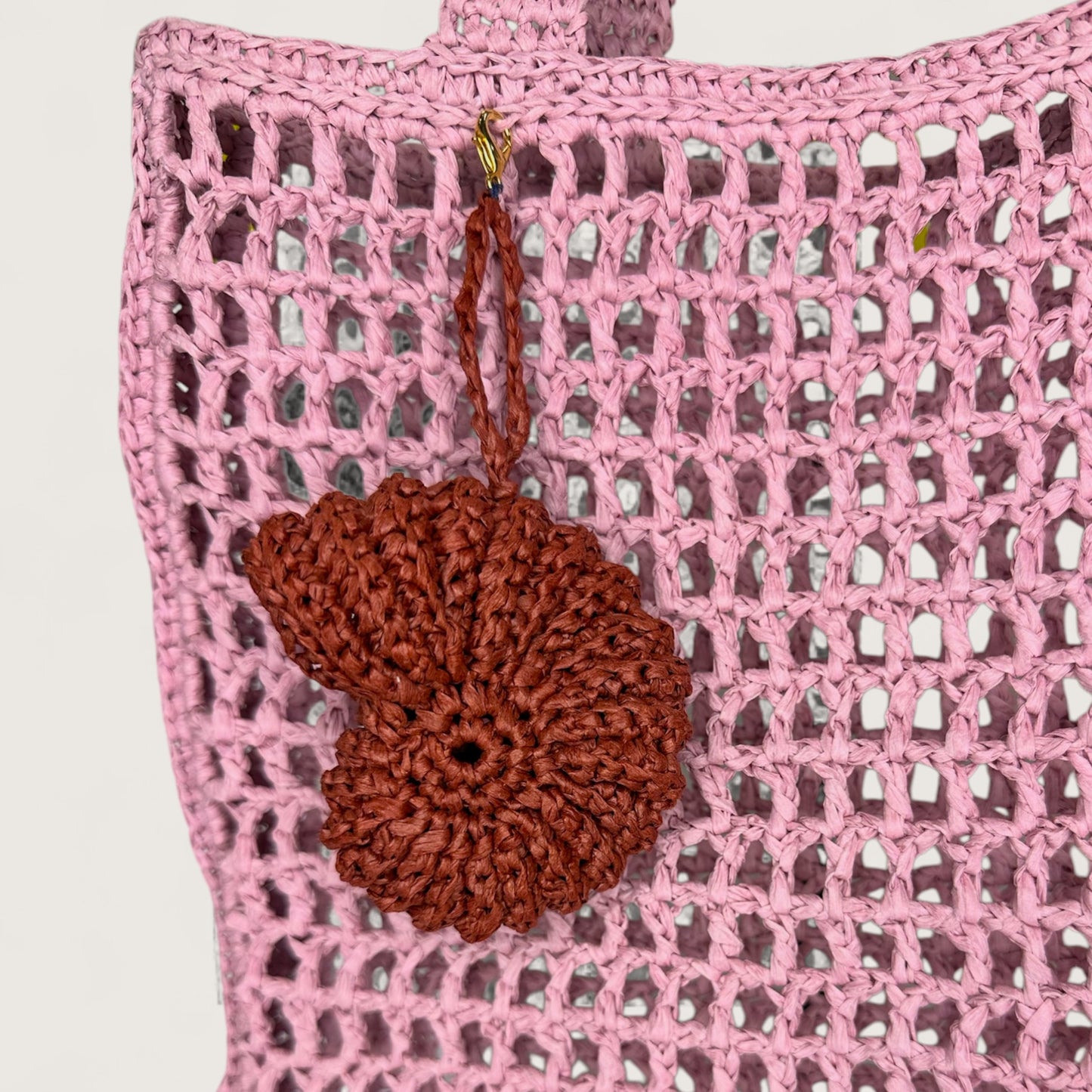 Сумка Butterfly Shopper LYU HM 2024.04 lila rafia