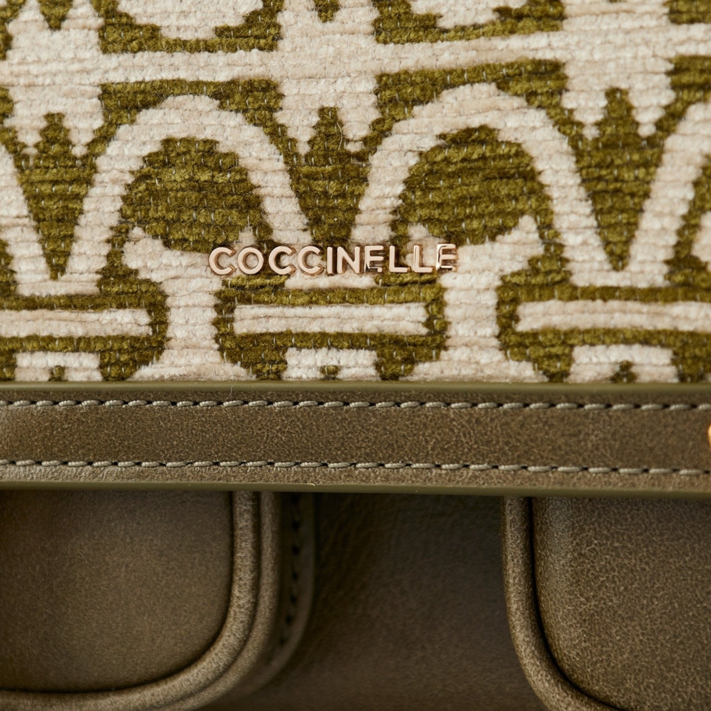 Сумка Coccinelle Campus E1 RIB 15 01 01 981