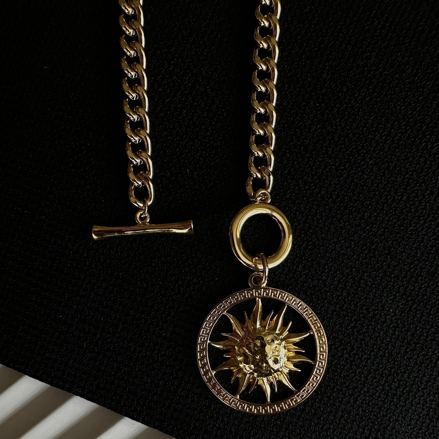 Кольє Vensa Сонце золотого кольору C21 JES 29Au