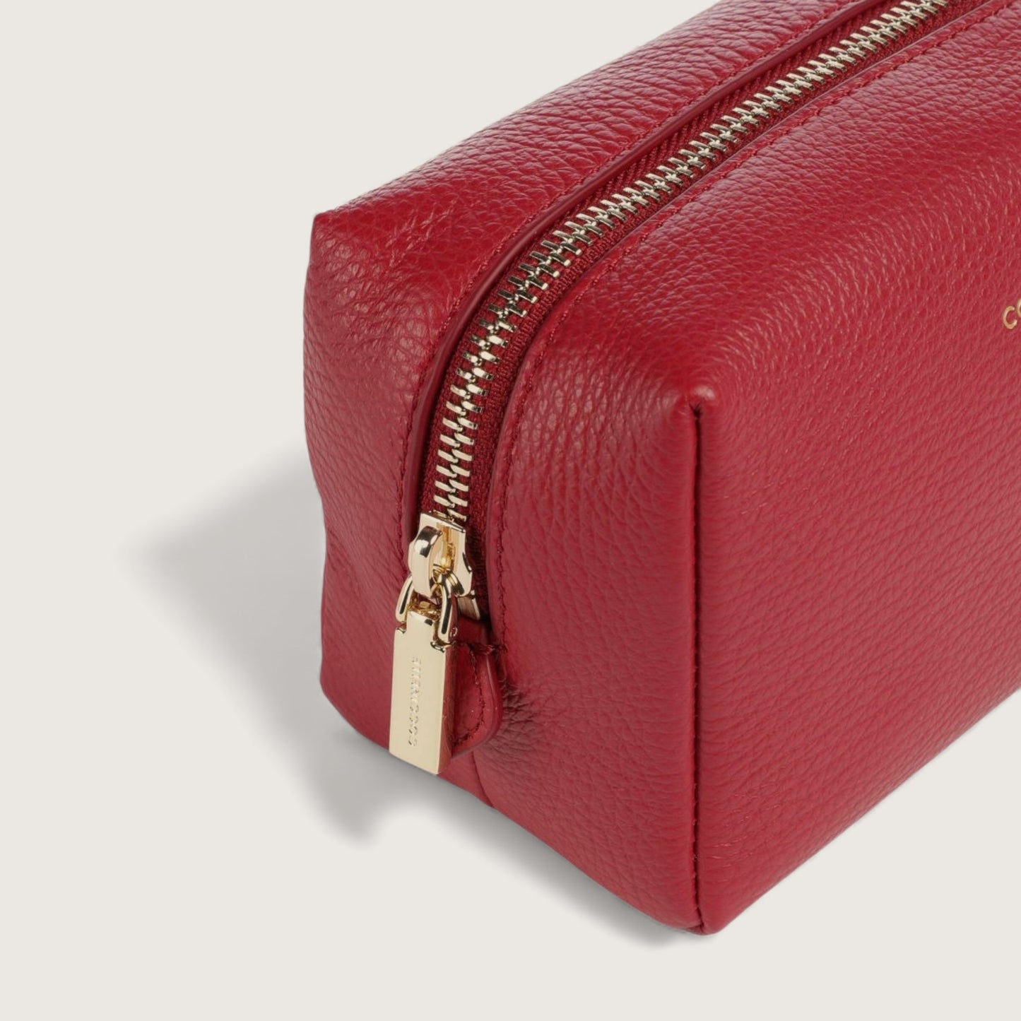 Червона італійська шкіряна жіноча косметичка Coccinelle Trousse Maxi E5 MT5 25 F7 01 R16
