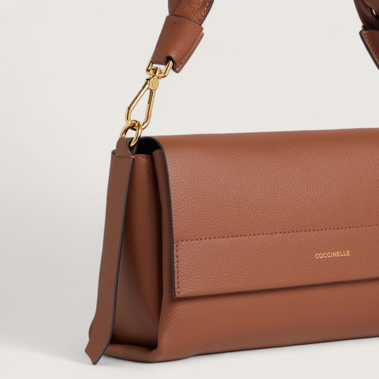 Коричнева італійська шкіряна жіноча сумка Coccinelle Boheme Small Grana Double E1 M50 12 01 01 682