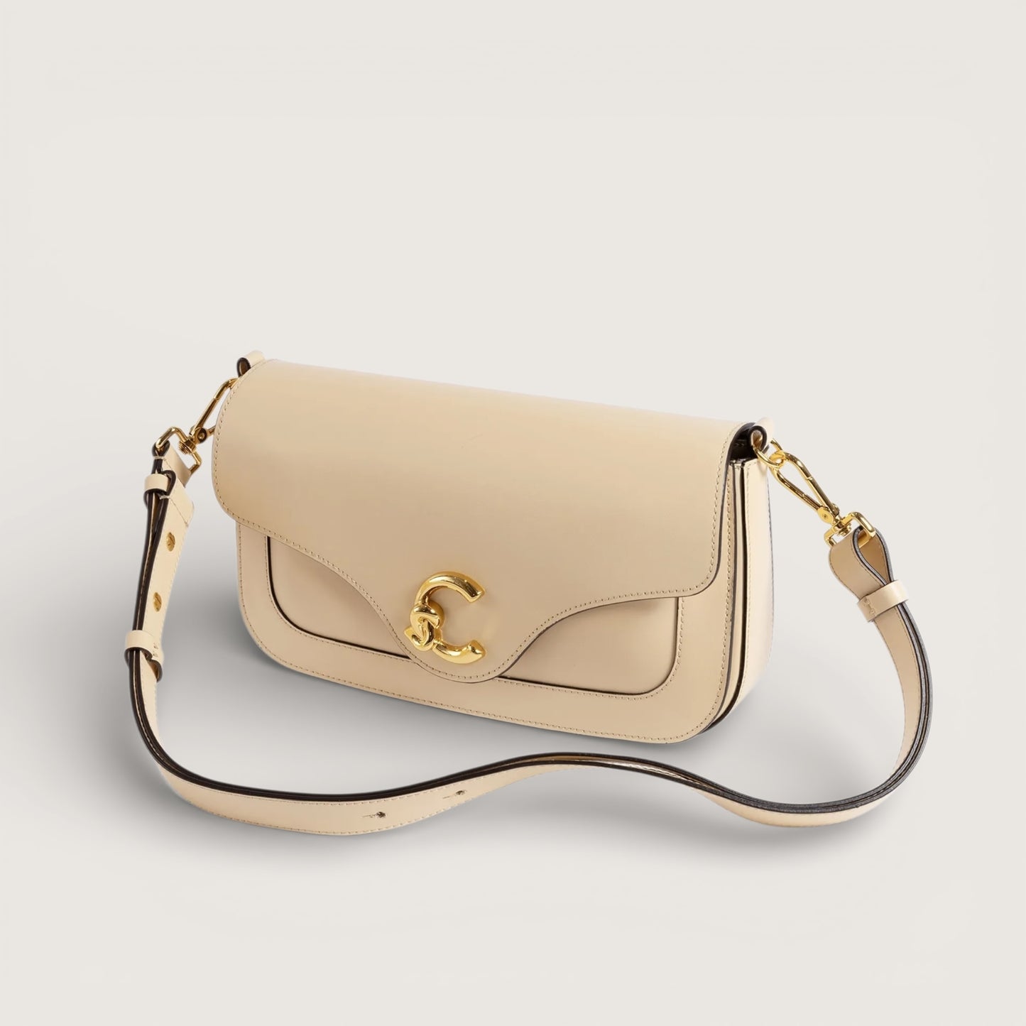 Пісочна італійська шкіряна жіноча сумка Coccinelle C-Me Medium Calf E1 SSK 12 03 01 J24