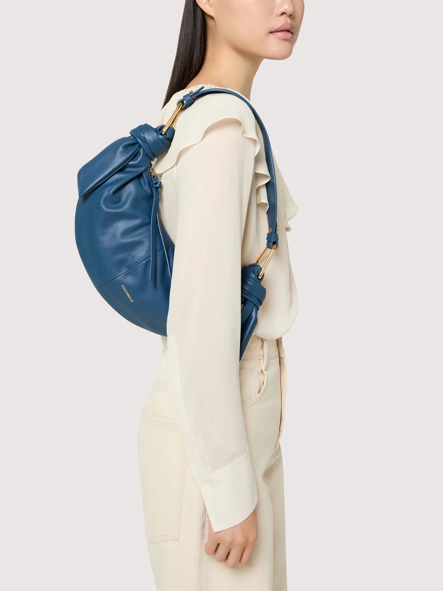 Бірюзова італійська шкіряна жіноча сумка Coccinelle Furoshiki Small E1 U1A 13 03 01 B27