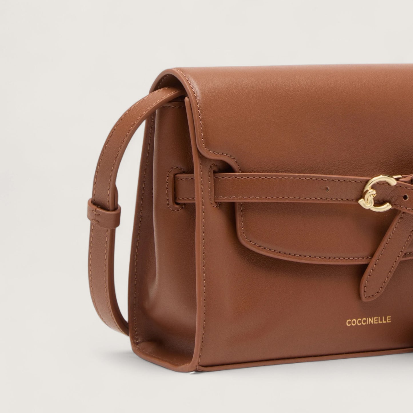 Коричнева італійська шкіряна жіноча сумка Coccinelle Sabine Small E1 TLA 15 01 01 W11