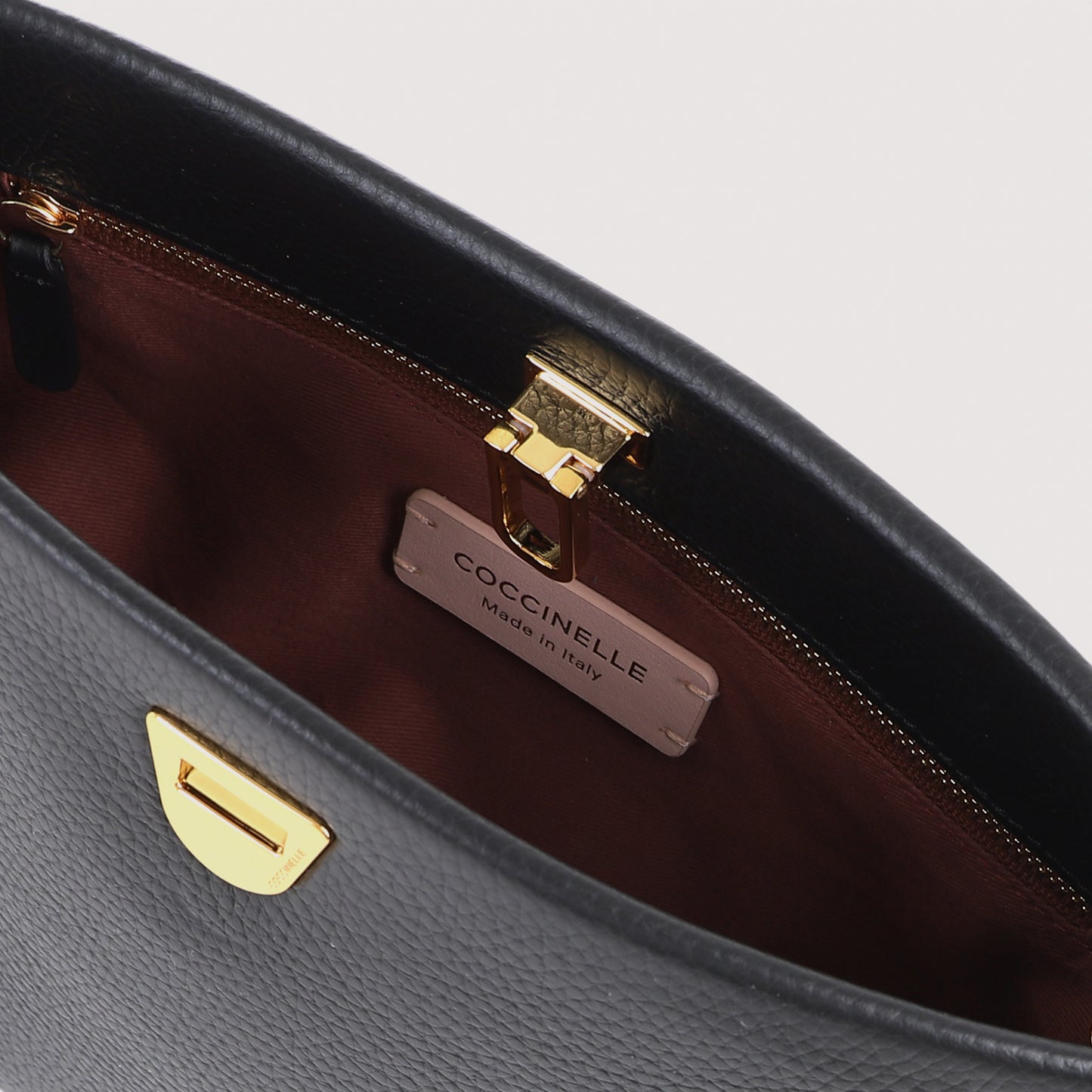 Сумка Coccinelle Beat Clutch E1 N80 19 01 01 001