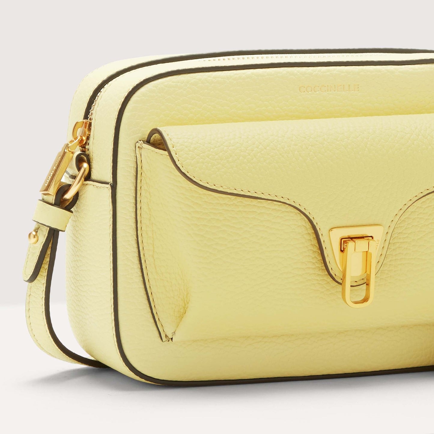 Сумка Coccinelle Beat Soft E1 MF6 15 02 01 G61