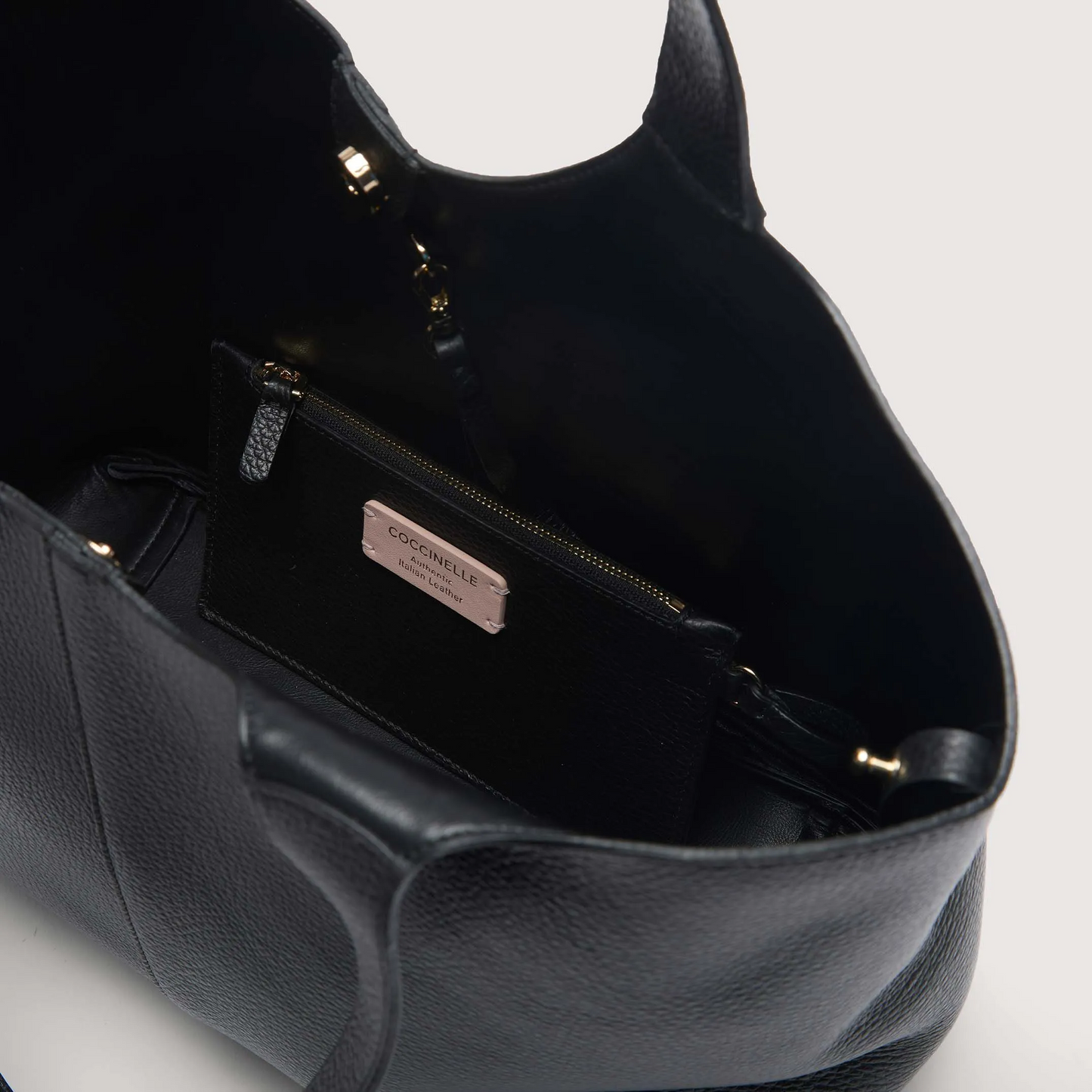 Сумка Coccinelle C-Easy E1 SHA 11 02 01 001