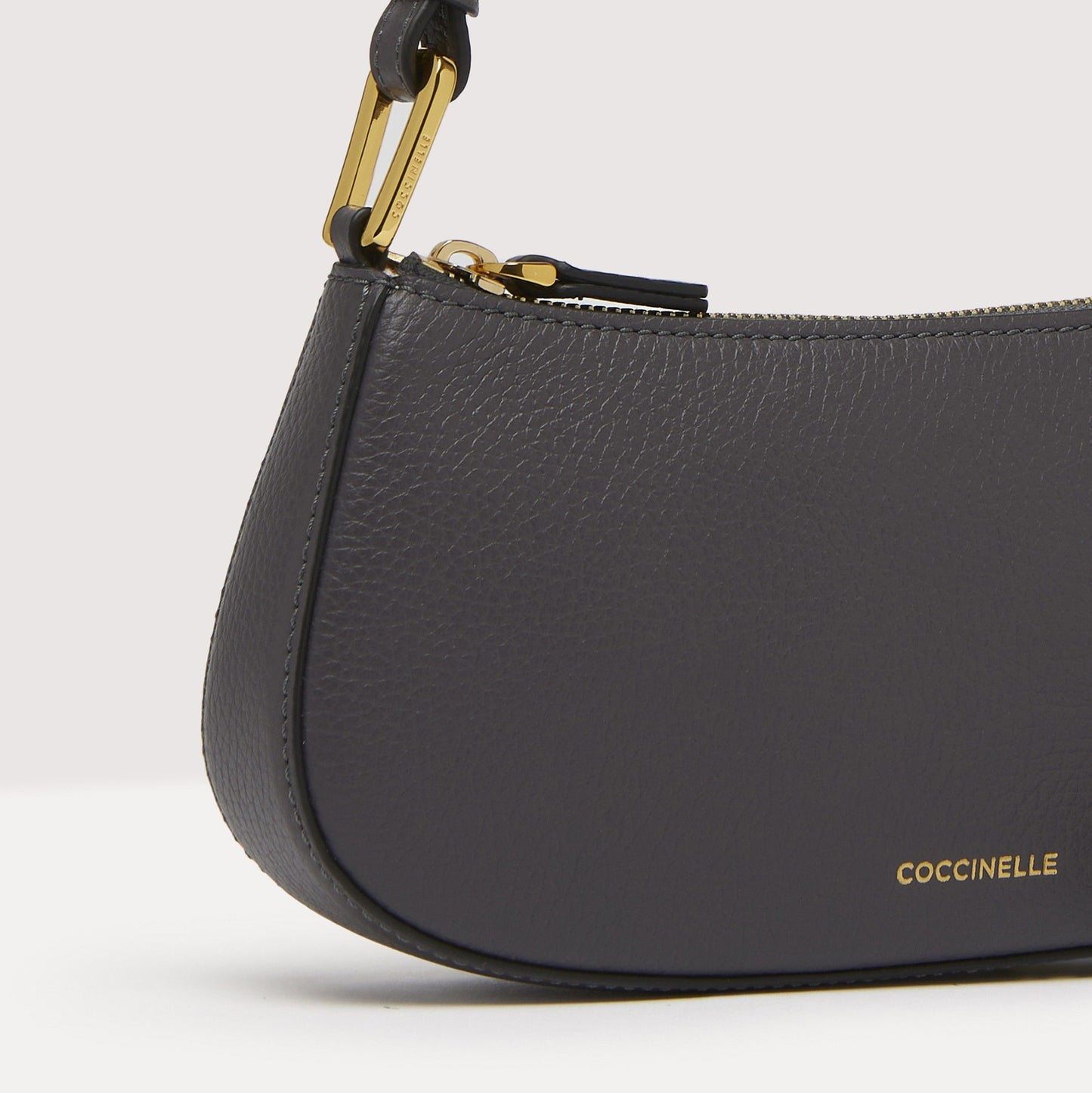 Сумка Coccinelle Merveille E5 MRF 52 01 01 Y66
