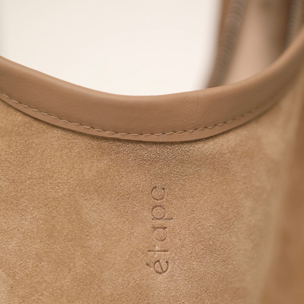 Сумка Etape 0017 La Poche Grande Suede biscotto
