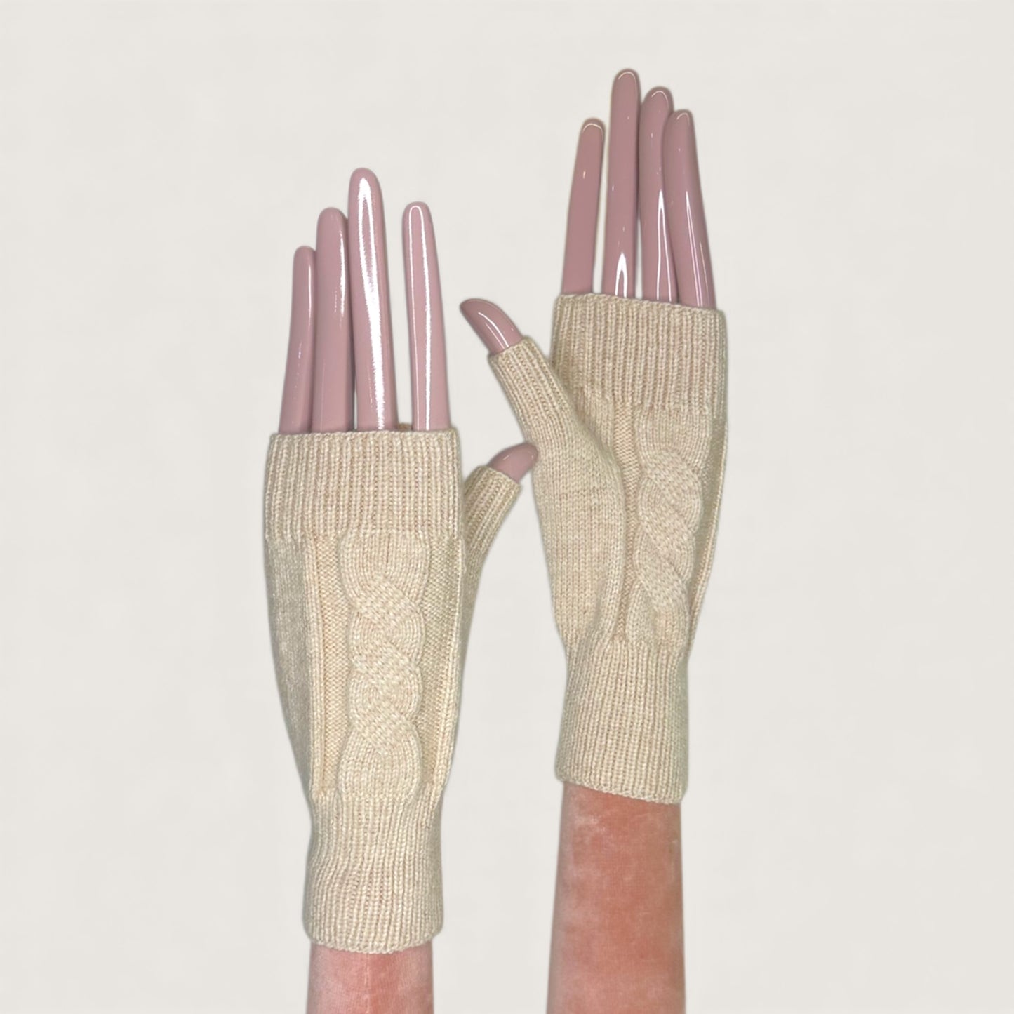 Мітенки Butterfly BY LYU 2025.38 АТ pearl cachmere