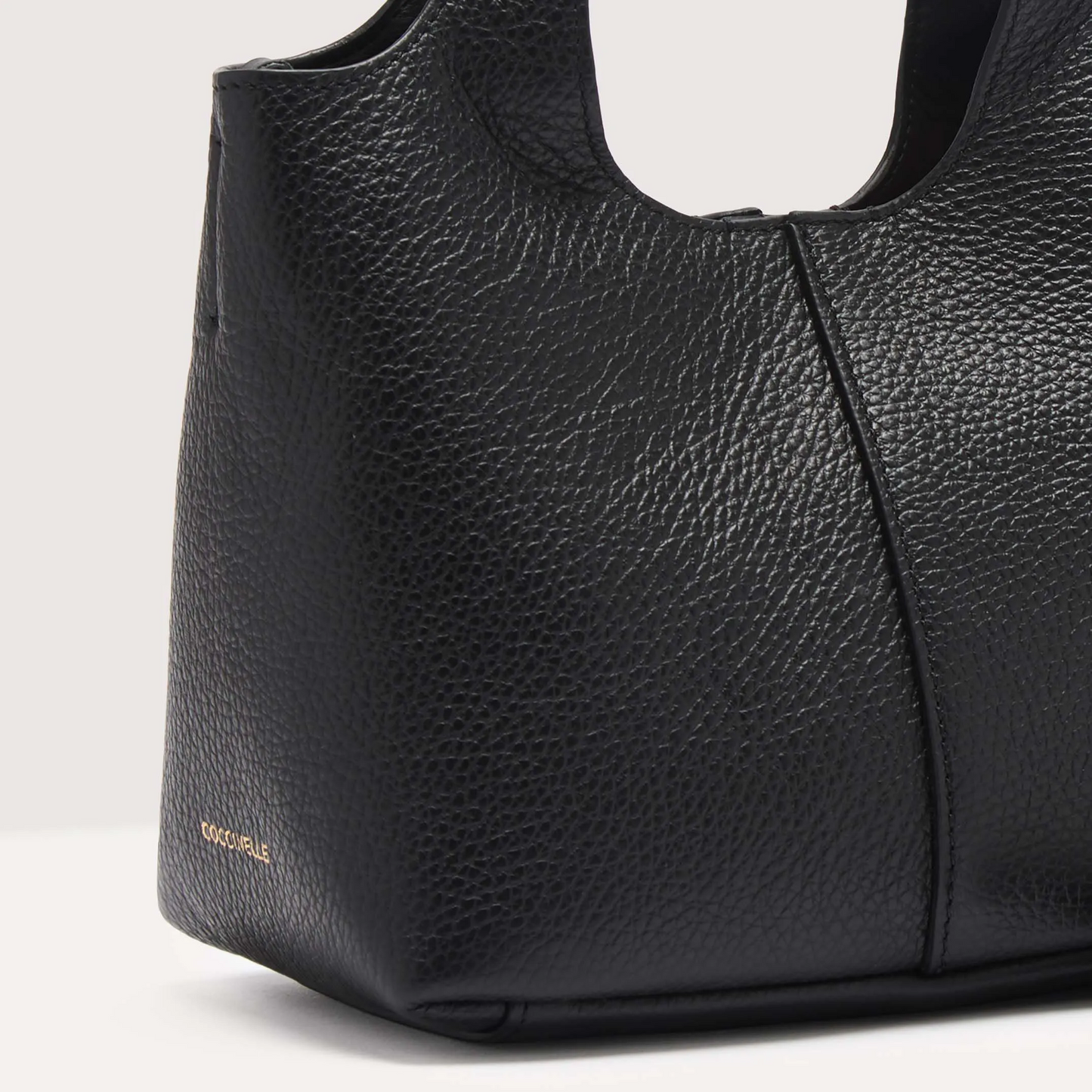 Сумка Coccinelle C-Easy E1 SHA 58 01 01 001