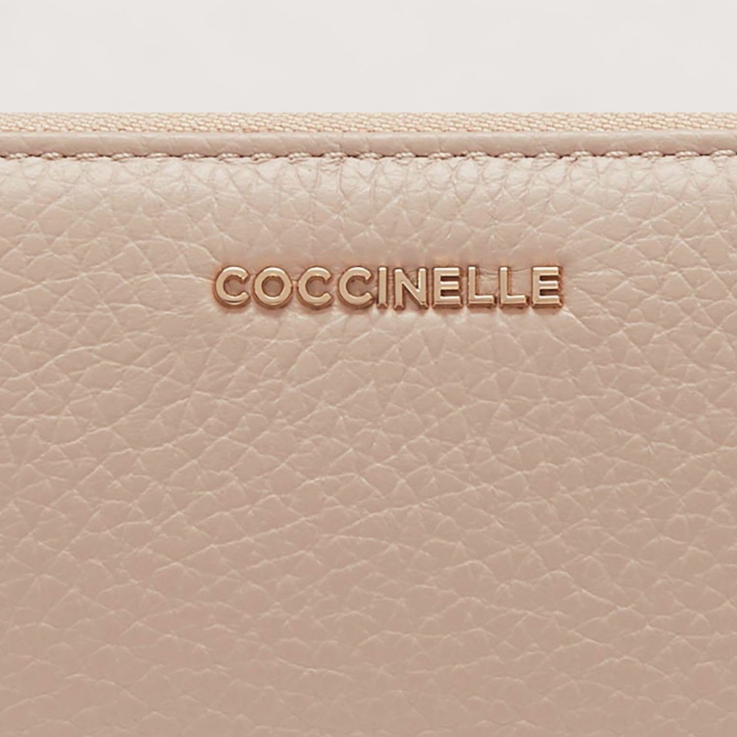 Пудровий італійський шкіряний жіночий гаманець Coccinelle Metallic Soft E2 MW5 11 32 01 N12