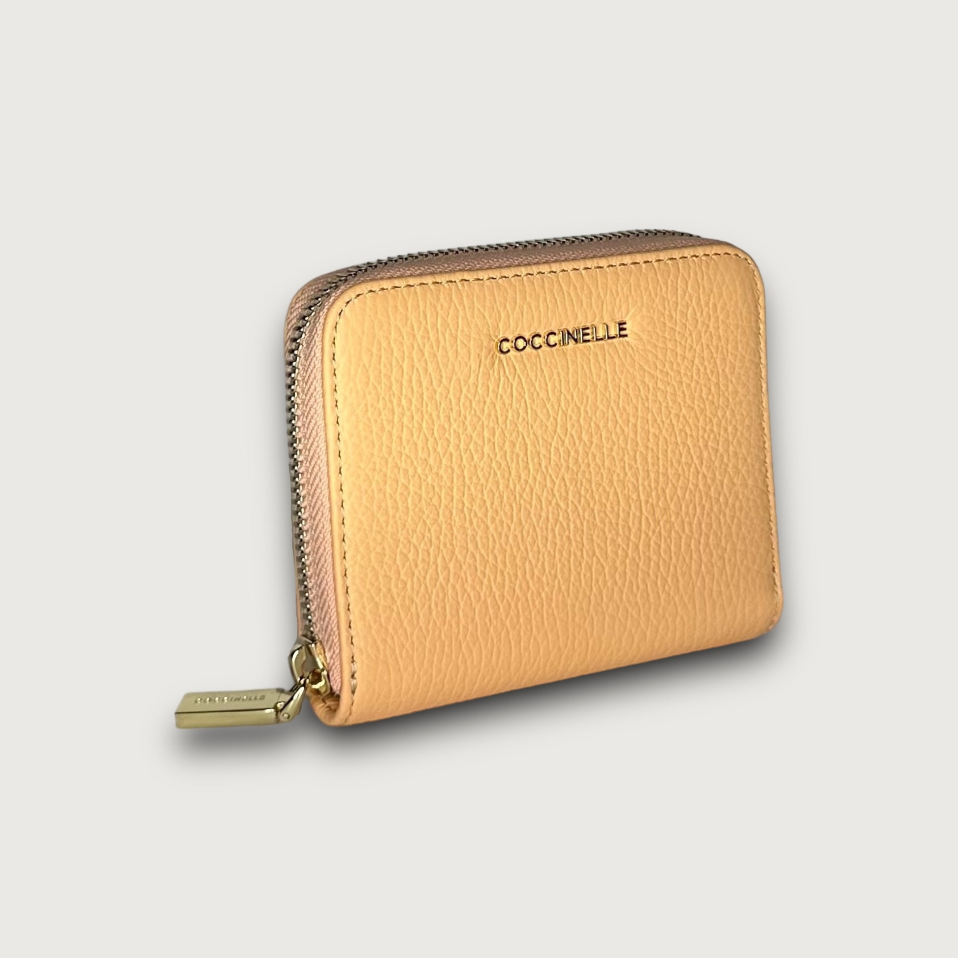 Персиковий італійський шкіряний жіночий гаманець Coccinelle Metallic Soft E2 MW5 11 A2 01 P47