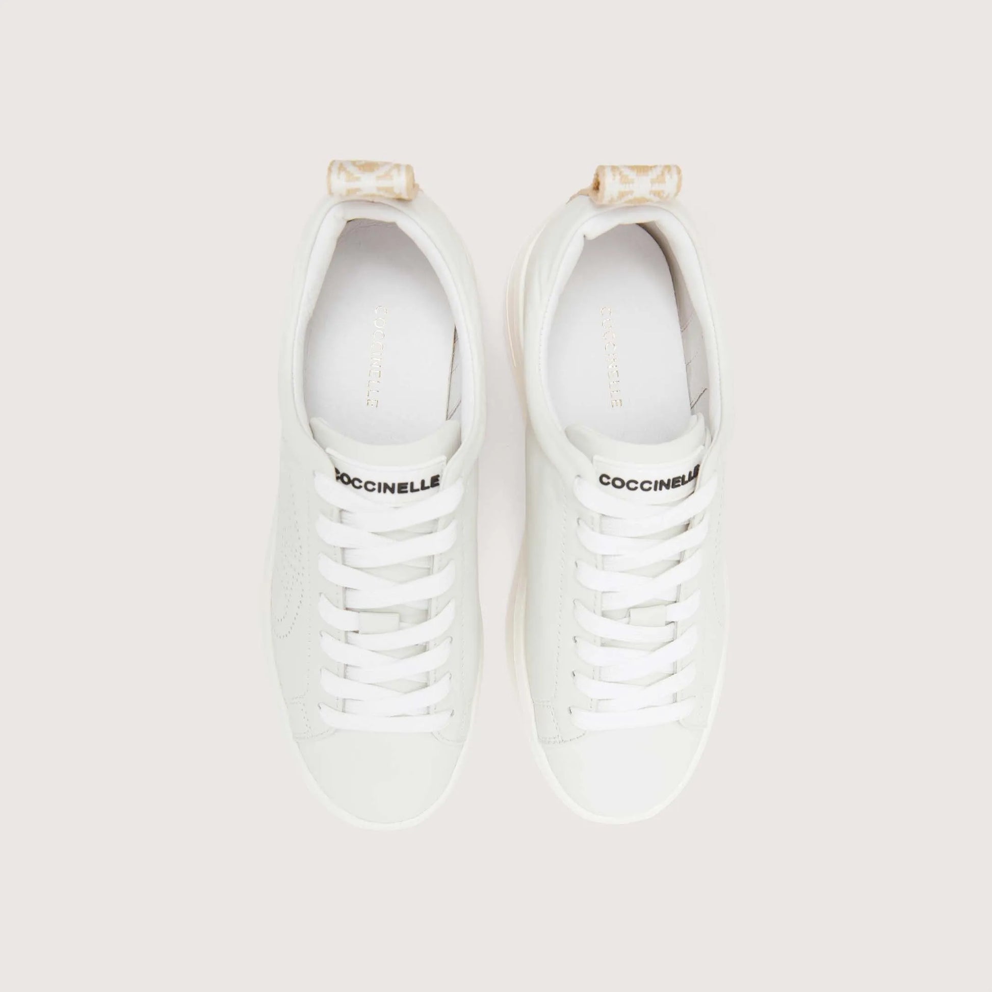 Білі італійські шкіряні жіночі кеди Coccinelle Monogram Perforee Sneakers E4 PWT 24 01 01 877