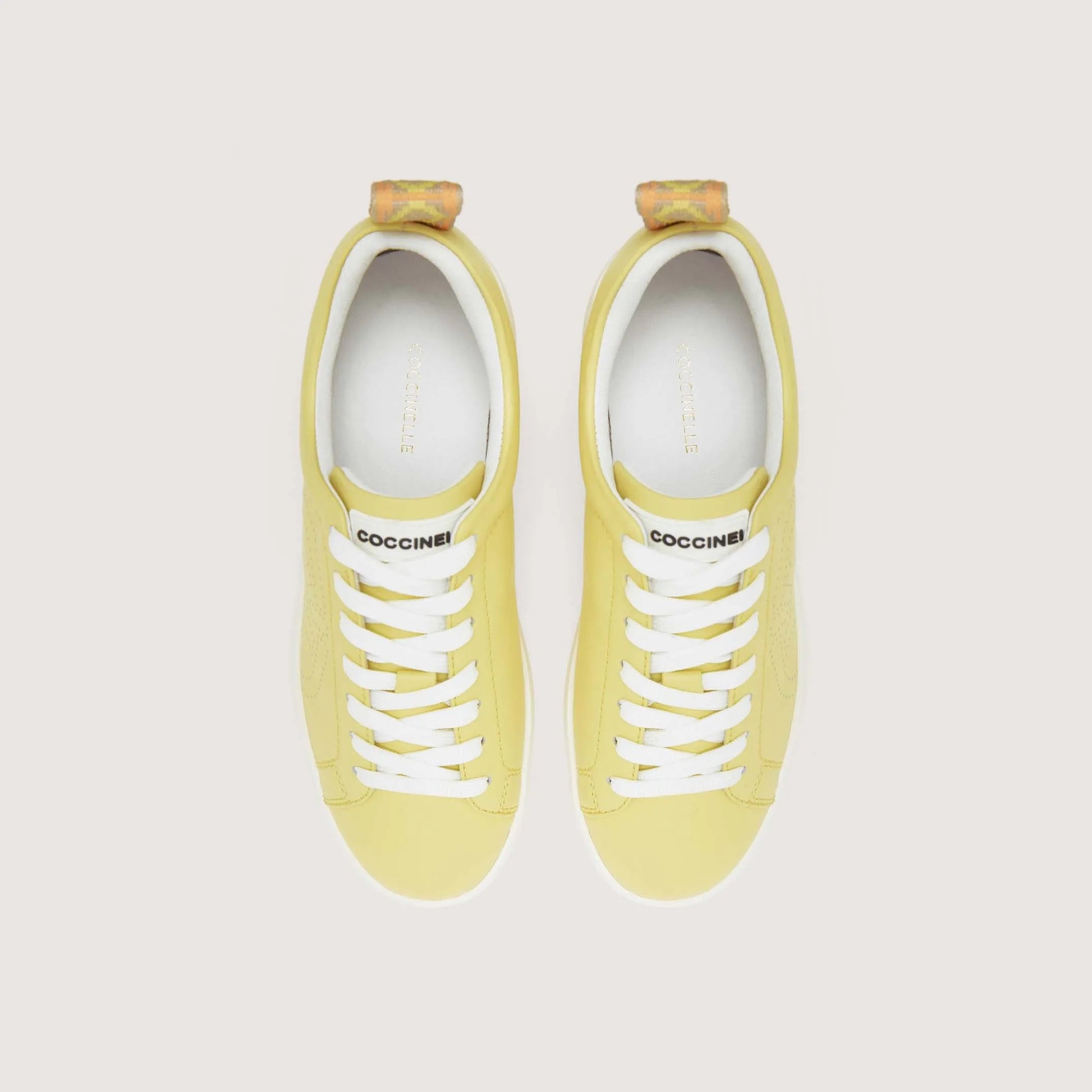 Лимонні італійські шкіряні жіночі кеди Coccinelle Monogram Perforee Sneakers E4 PWT 24 01 01 G61