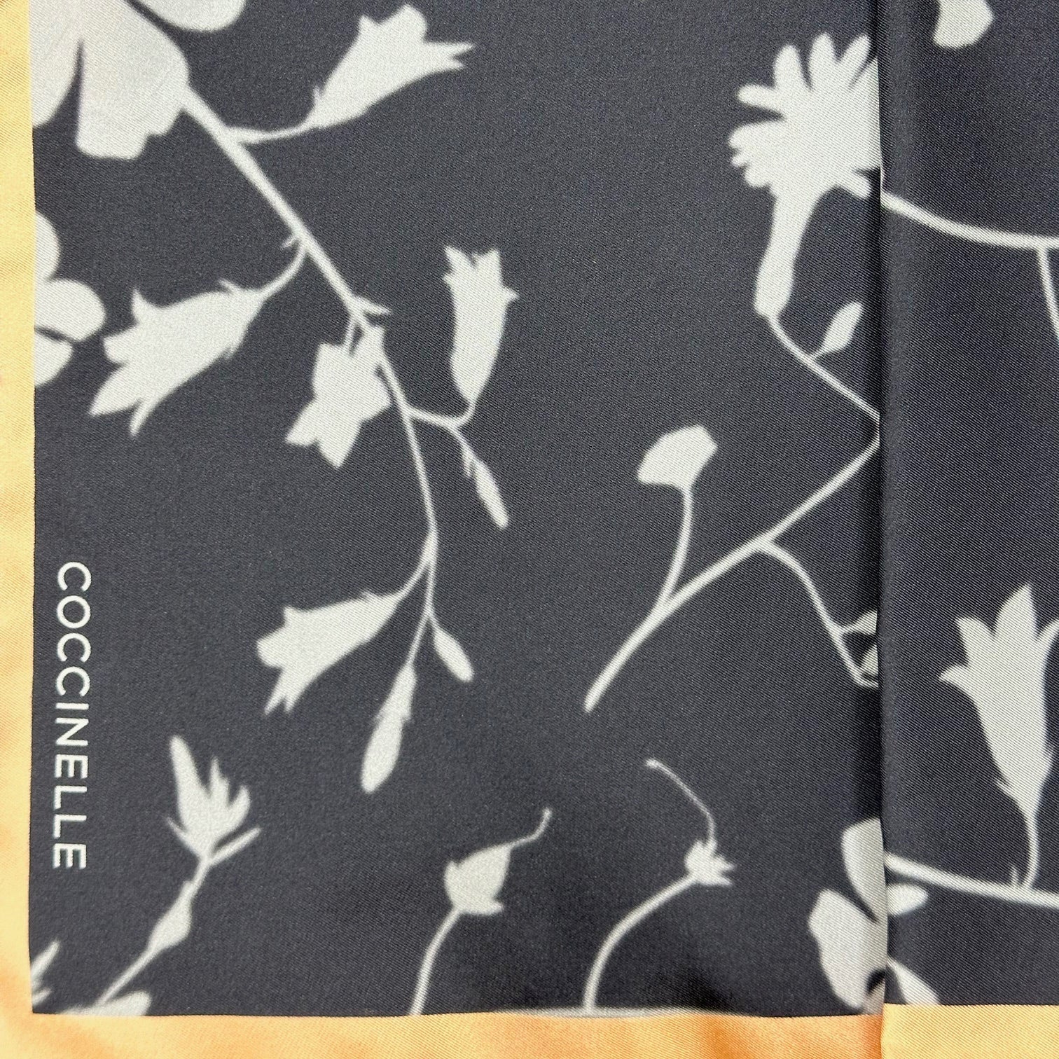 Синя італійська шовкова жіноча хустка Coccinelle Shadow Print E7 QAX 38 01 01 M76