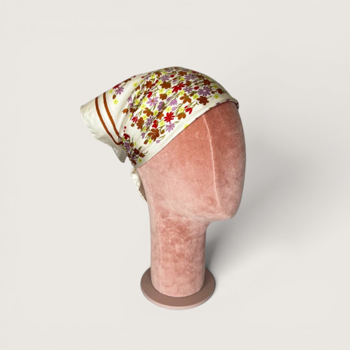 Біла італійська шовкова жіноча хустка Coccinelle Sakura Flowers E7 UYE 39 01 01 M18