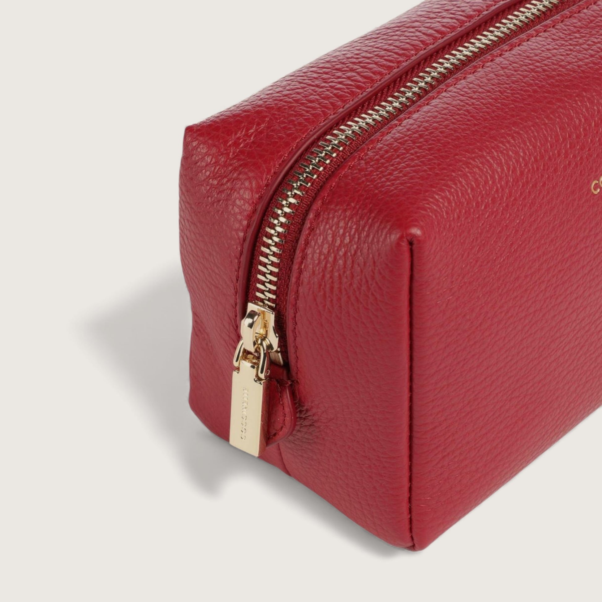 Червона італійська шкіряна жіноча косметичка Coccinelle Trousse Maxi E5 MT5 25 F7 01 R16