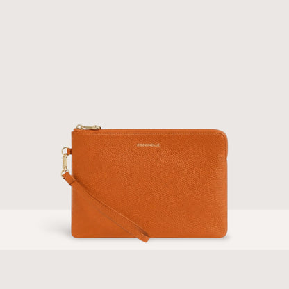 Бежева італійська шкіряна жіноча косметичка Coccinelle C-Me Softy Medium E5 TBM 19 02 01 R41