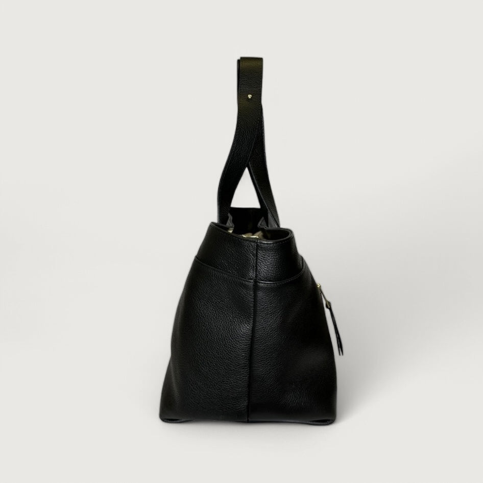 Чорна італійська шкіряна жіноча сумка Christian Villa Tote Bags 05248 Peggy Black