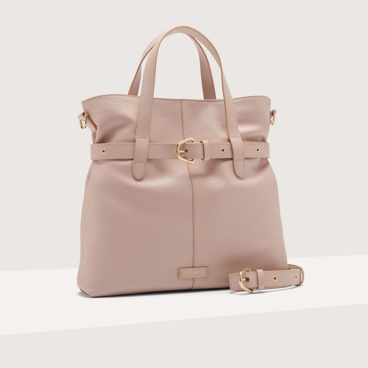 Пудрова італійська шкіряна жіноча сумка Coccinelle Abigail Large E1 SO5 18 01 01 N12