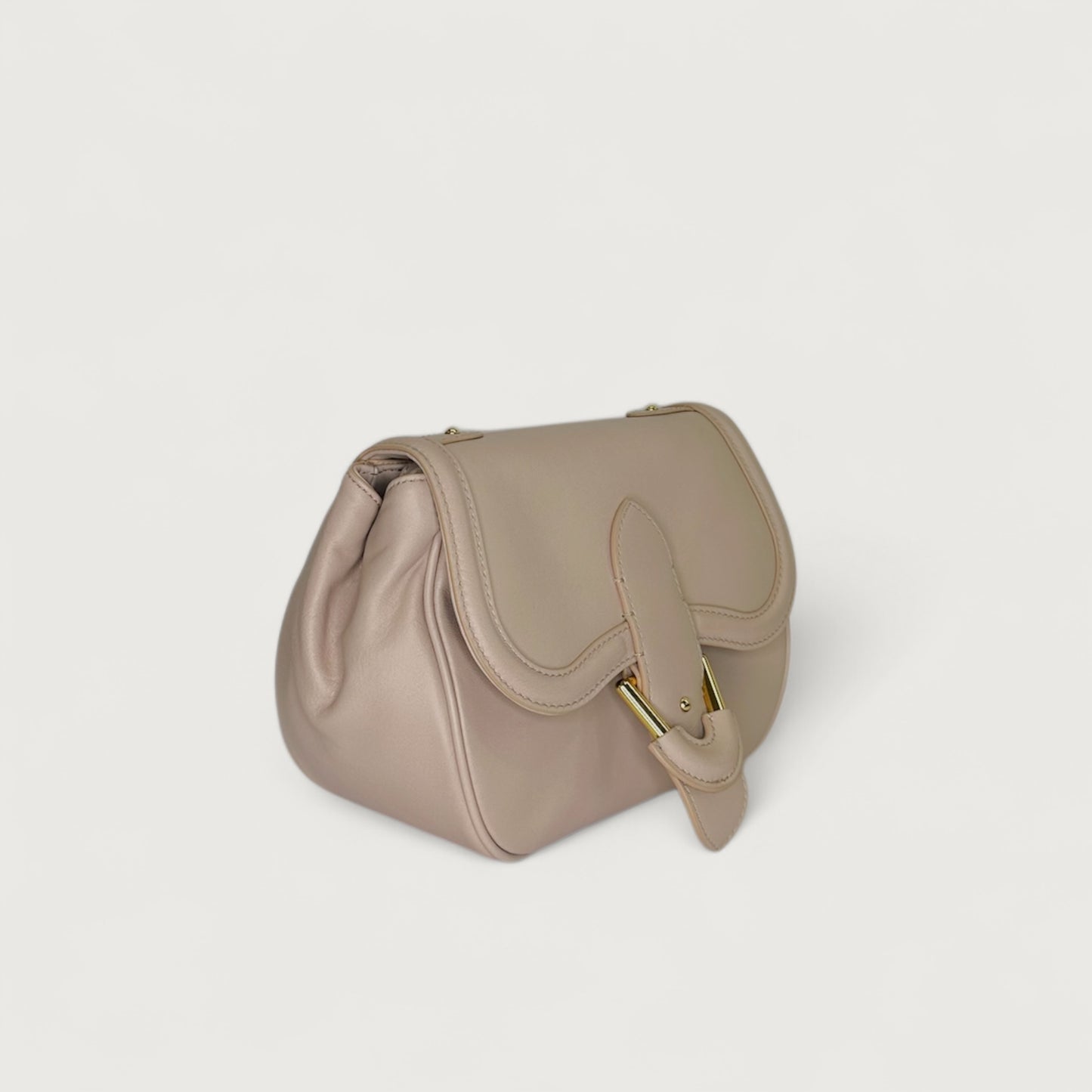 Пудрова італійська шкіряна жіноча сумка Coccinelle Blake Smooth Small Smooth E1 REK 15 01 01 N12