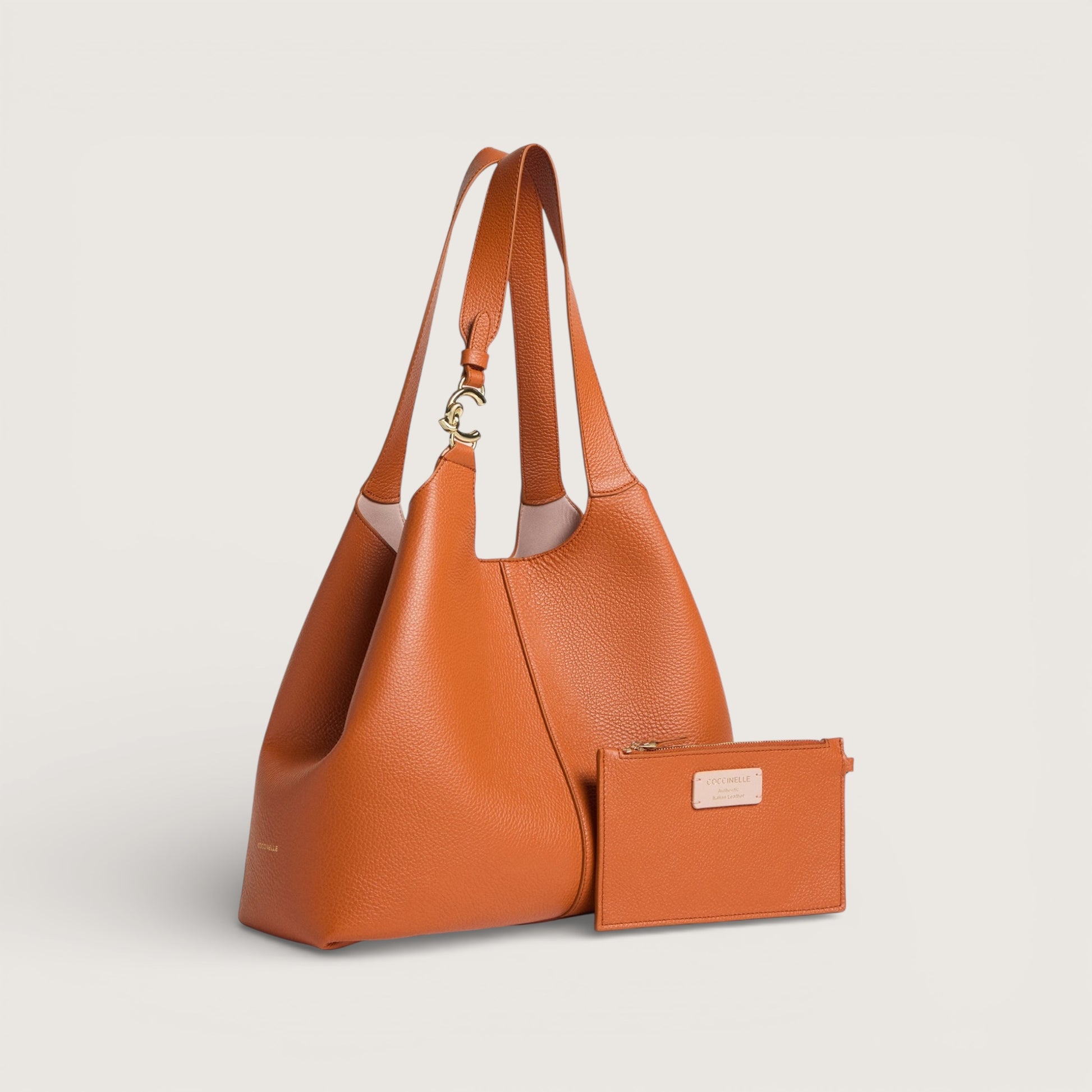 Помаранчева італійська шкіряна жіноча сумка Coccinelle C-Easy Large E1 SHA 11 01 01 R41
