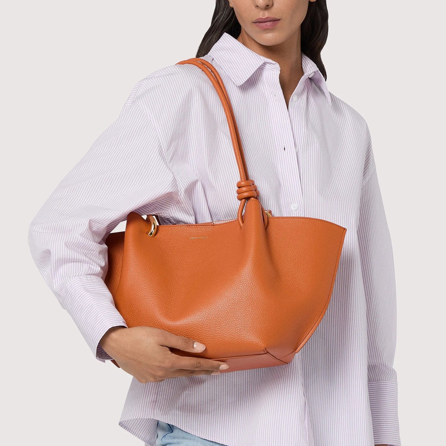Руда італійська шкіряна жіноча сумка Coccinelle Finn Medium E1 U07 11 02 01 R41