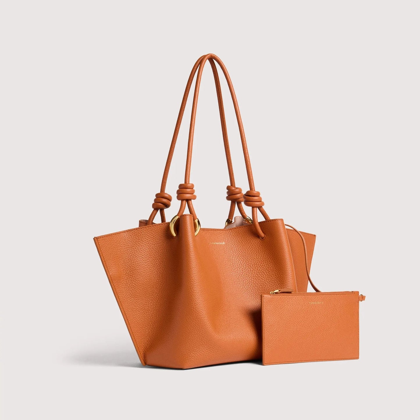 Руда італійська шкіряна жіноча сумка Coccinelle Finn Medium E1 U07 11 02 01 R41