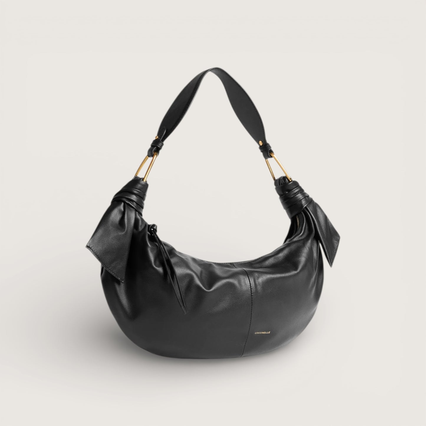 Чорна італійська шкіряна жіноча сумка Coccinelle Furoshiki Medium E1 U1A 13 02 01 001