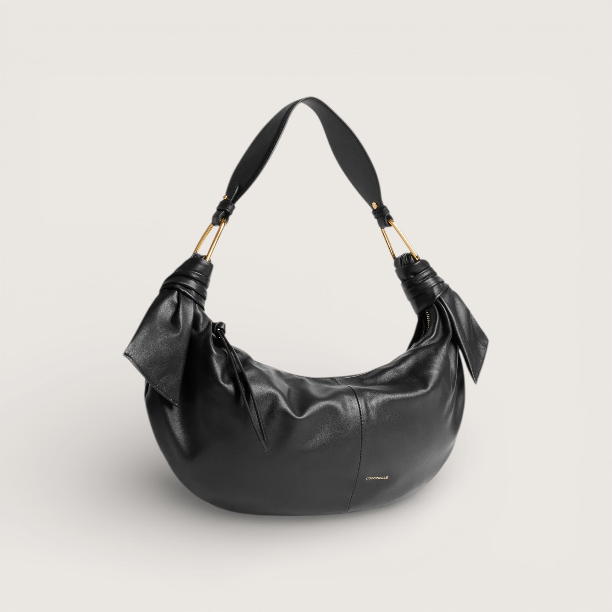 Чорна італійська шкіряна жіноча сумка Coccinelle Furoshiki Medium E1 U1A 13 02 01 001