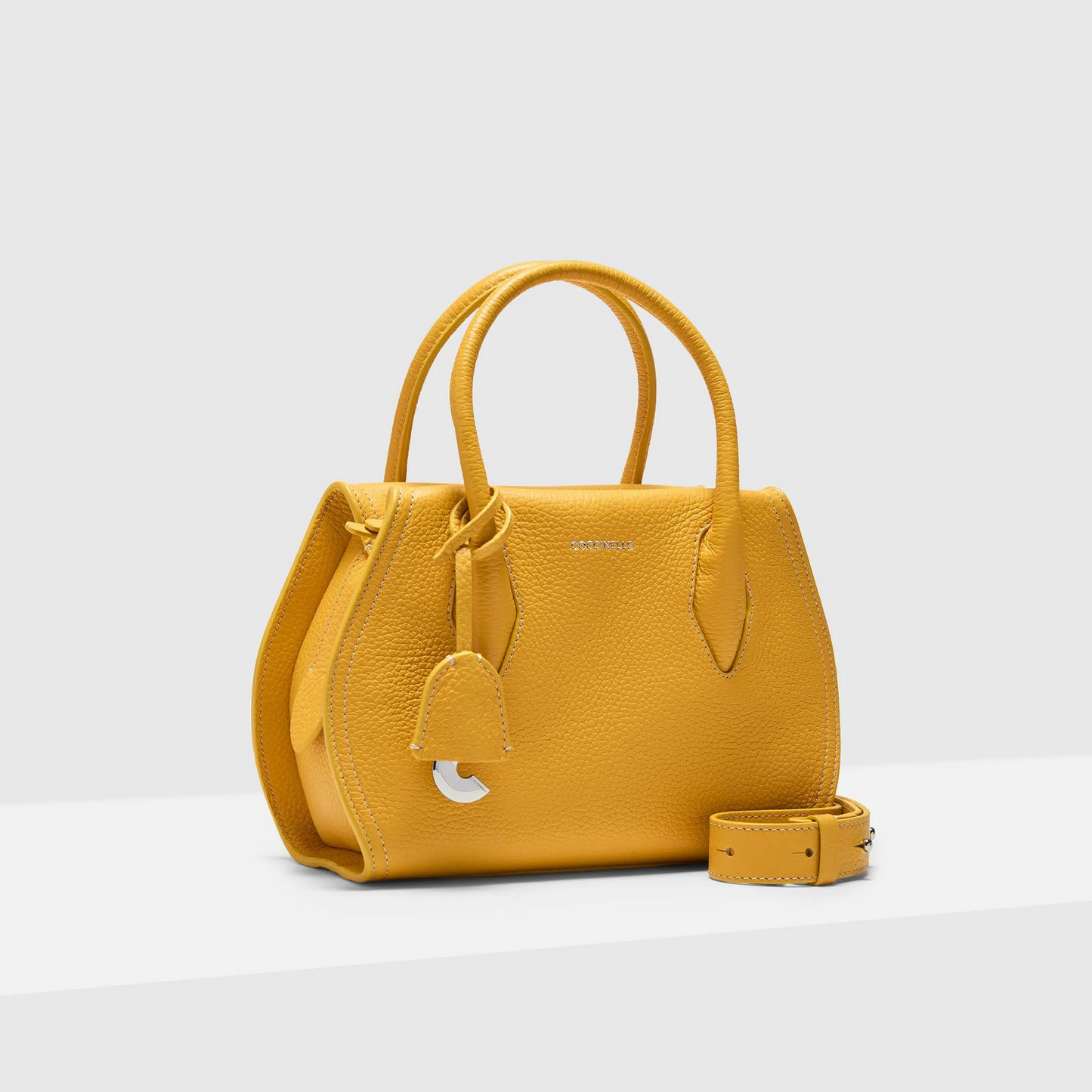 Жовта італійська шкіряна жіноча сумка Coccinelle Lord Small E1 RBF 18 02 01 J19