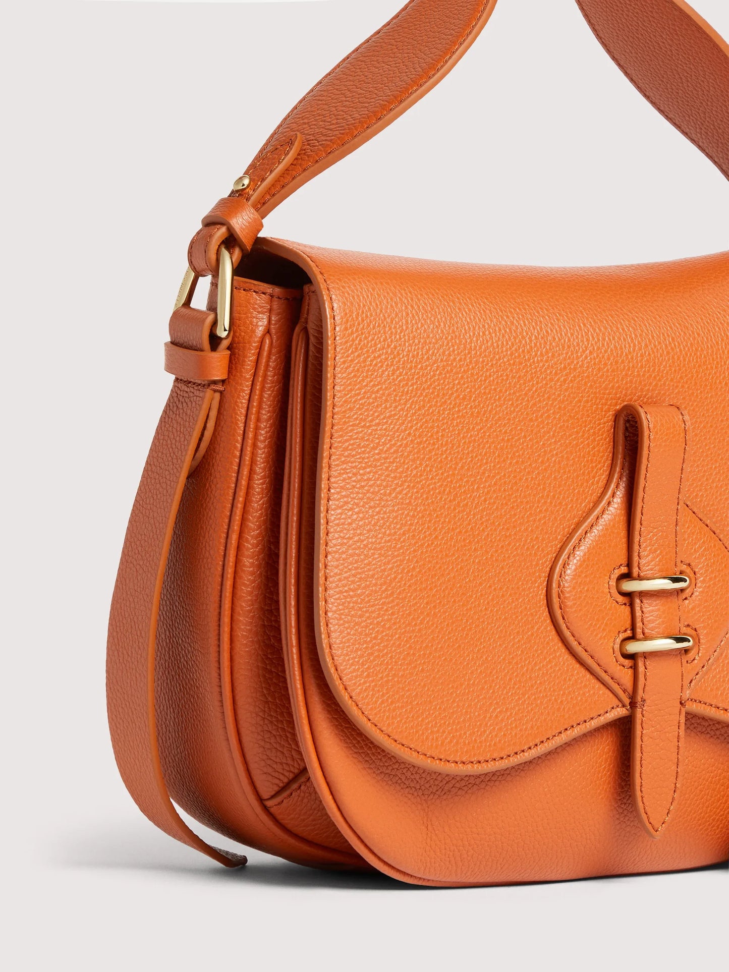 Помаранчева італійська шкіряна жіноча сумка Coccinelle Mavery Medium E1 U7F 18 01 01 R41