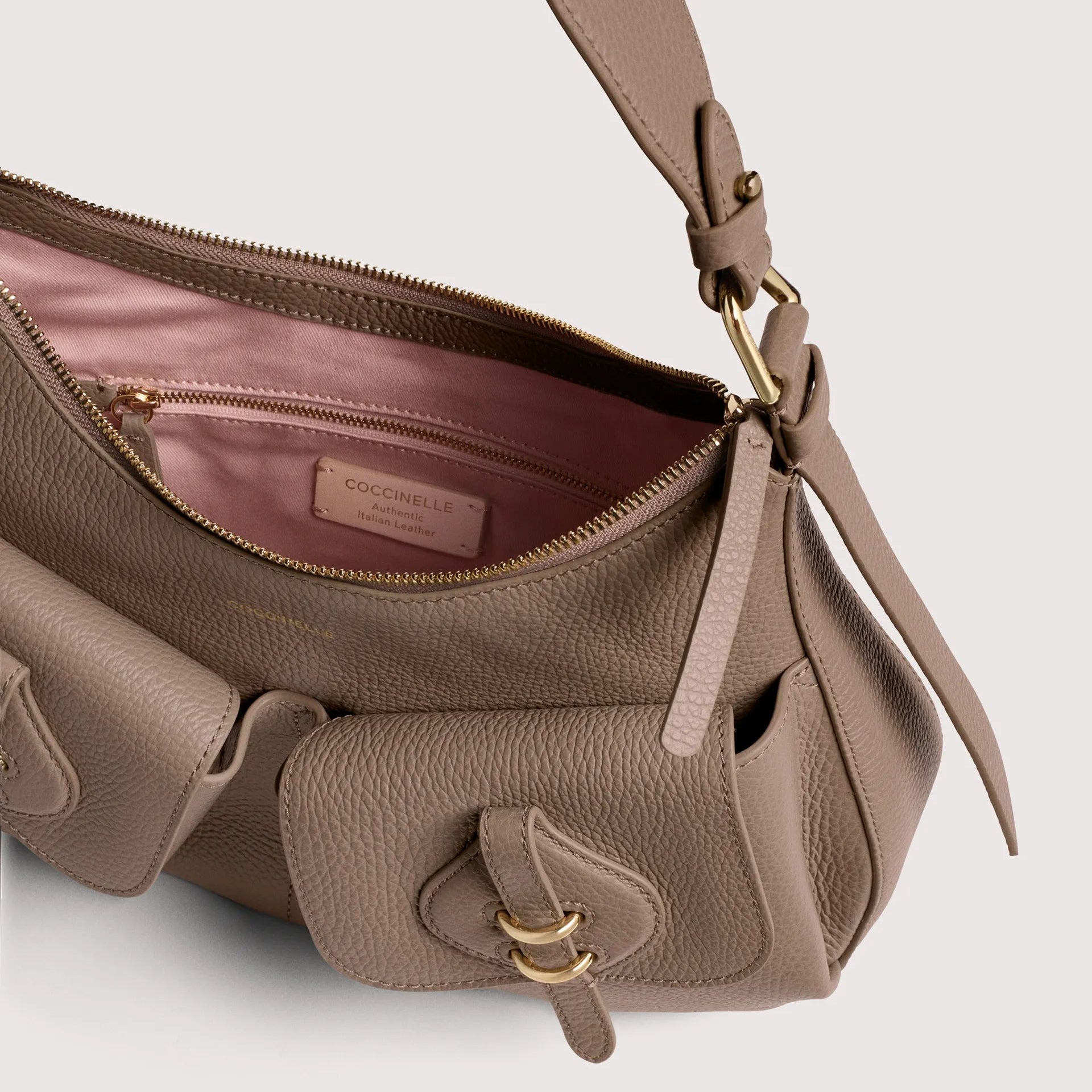 Італійська шкіряна жіноча сумка Coccinelle Mavery Pocket Medium E1 VGK 12 01 01 N59