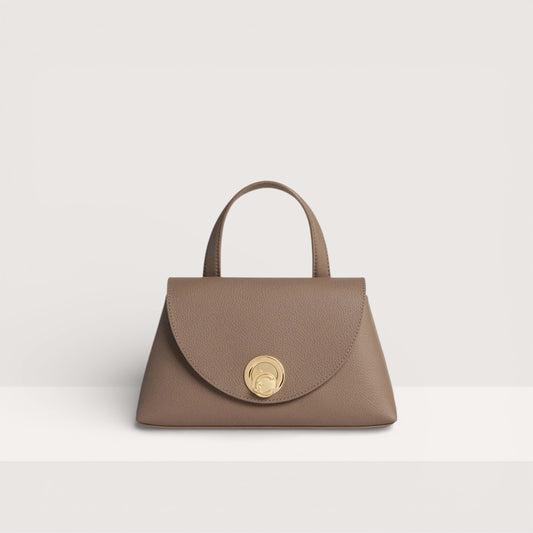 Італійська шкіряна жіноча сумка Coccinelle Nikla Small E1 TOA 18 02 01 352 кольору тауп