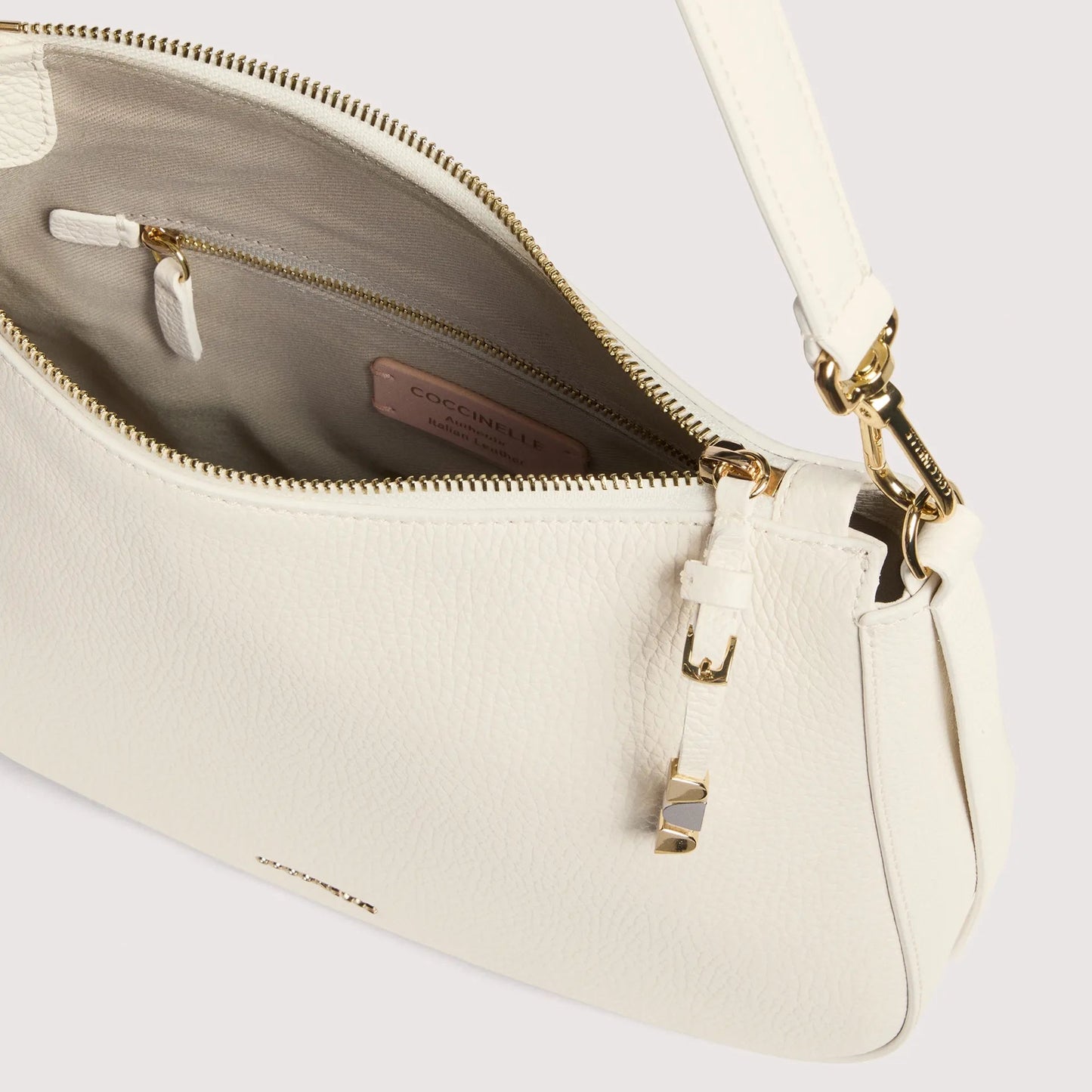 Біла італійська шкіряна жіноча сумка Coccinelle Nory Small E1 U45 13 02 01 N17