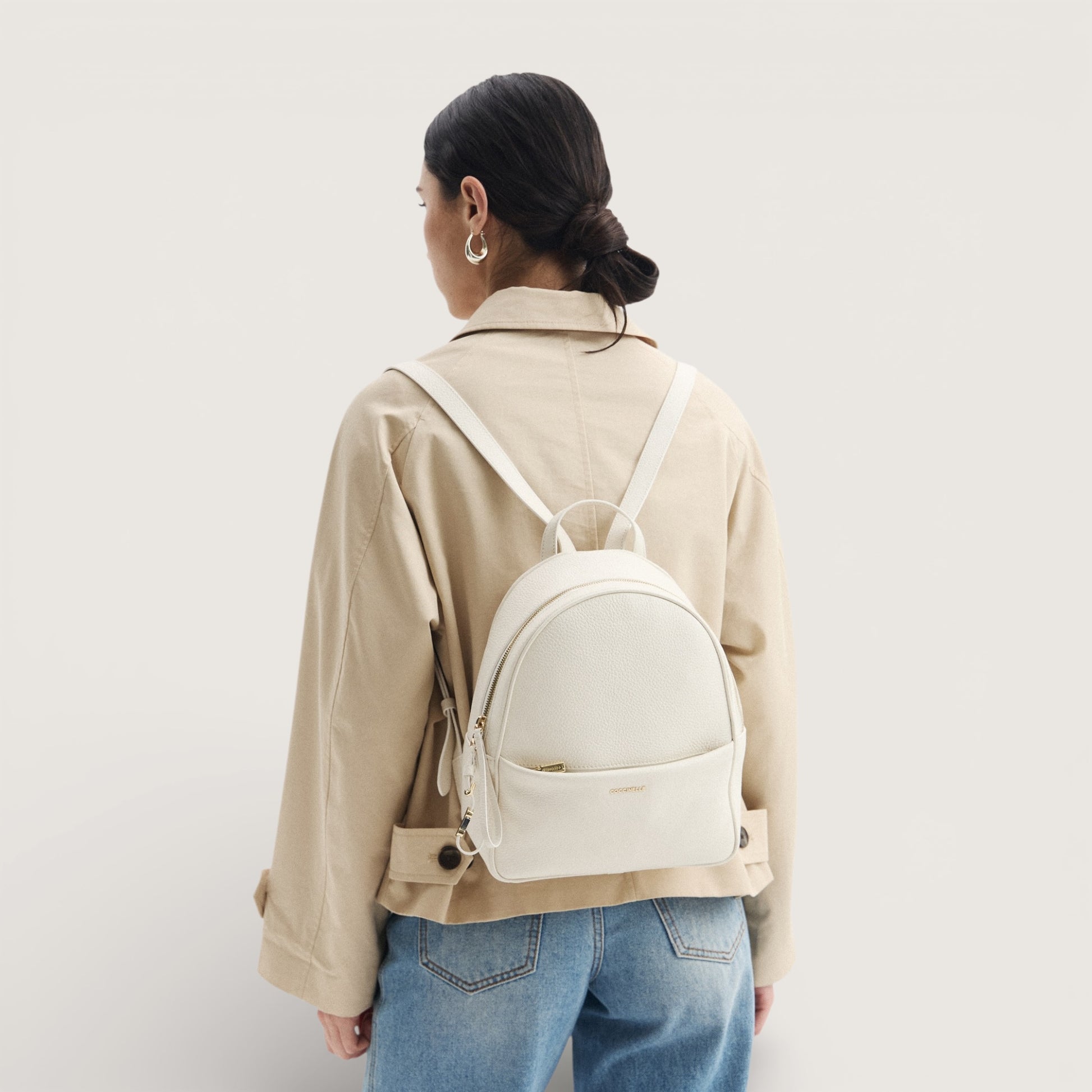 Молочна італійська шкіряна жіноча сумка Coccinelle Nory E1 U45 14 02 01 N17