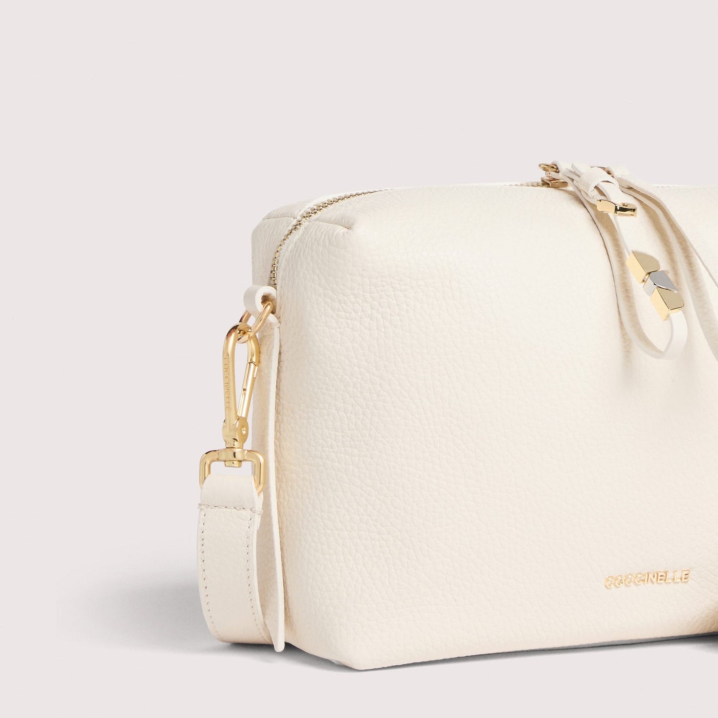 Біла італійська шкіряна жіноча сумка Coccinelle Nory Small E1 U45 15 01 01 N17