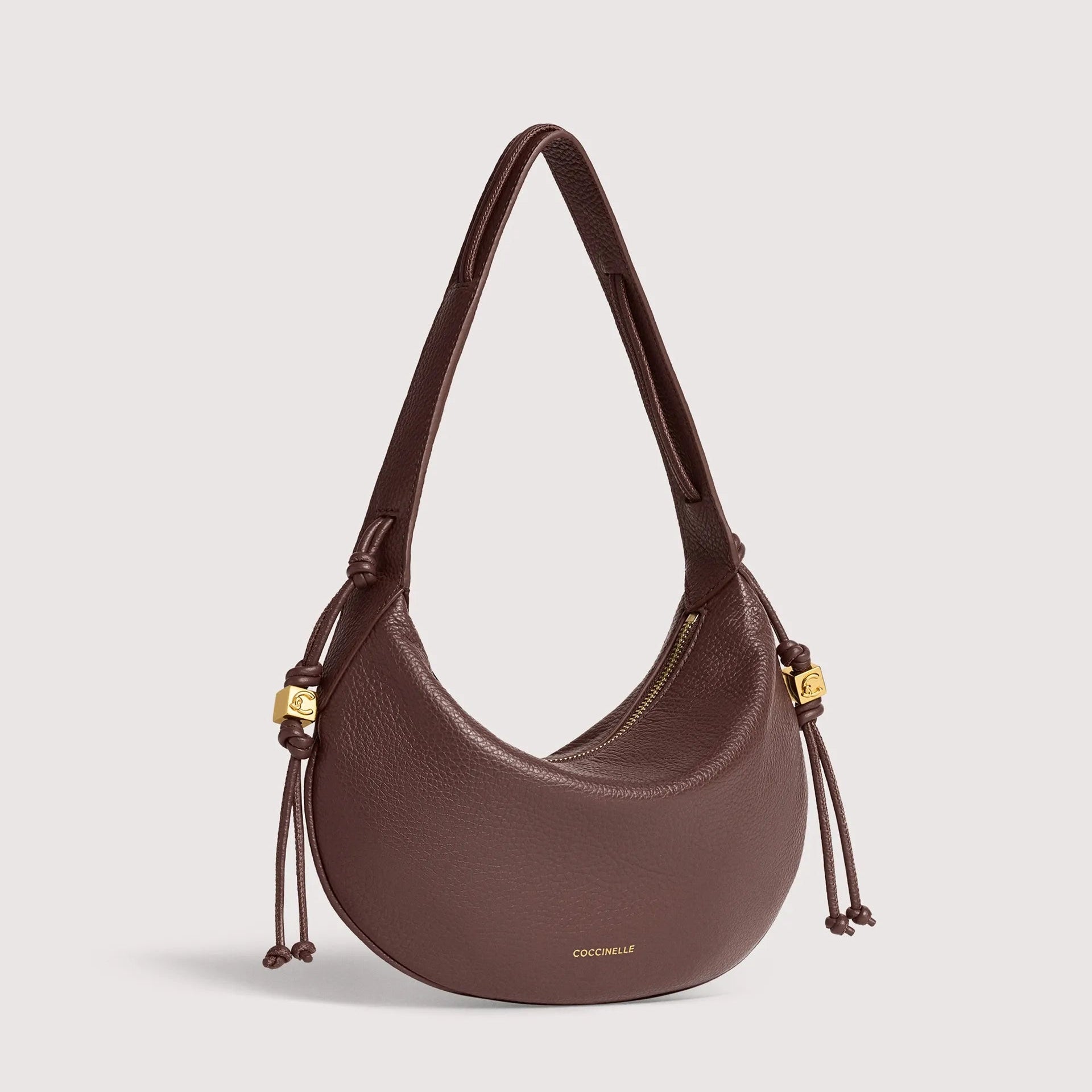Італійська шкіряна жіноча сумка Coccinelle Thess Small E1 VCA 13 03 01 R49 кольору бургунді