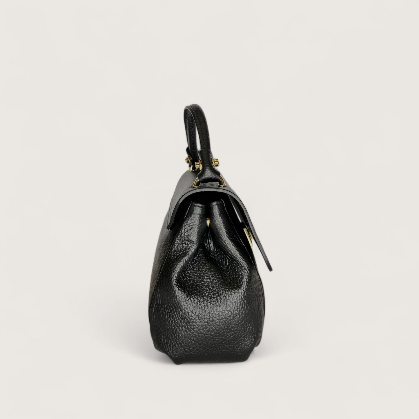 Чорна італійська шкіряна жіноча сумка Piumelli Claire D28 Black