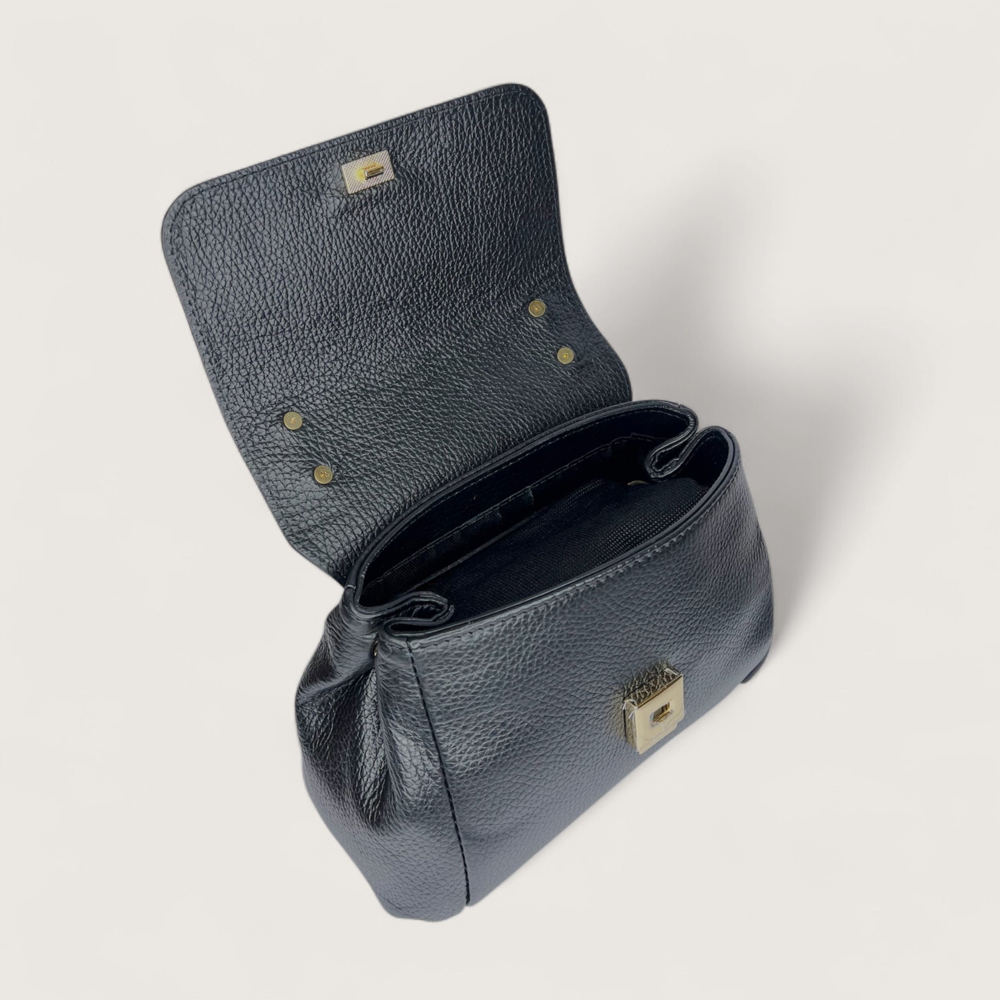 Чорна італійська шкіряна жіноча сумка Piumelli Claire D28 Black