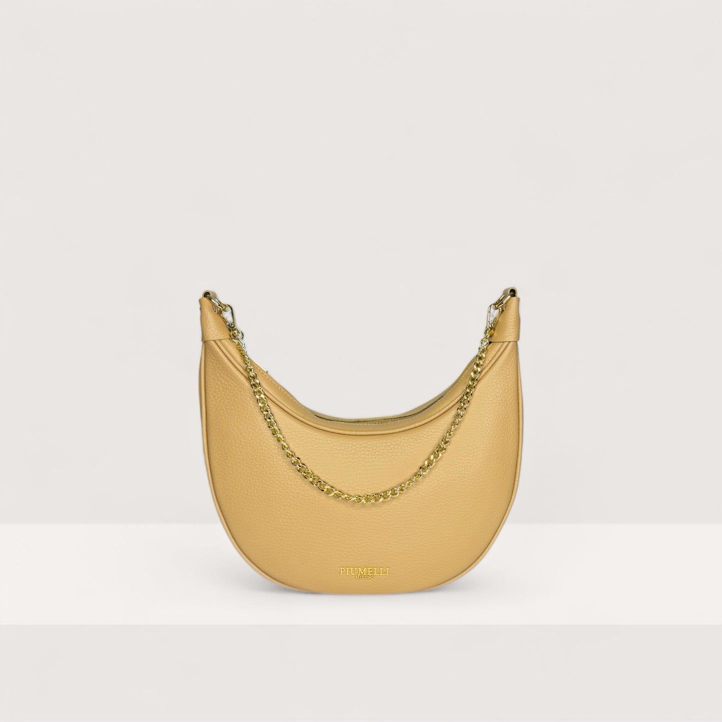 Бежева італійська шкіряна жіноча сумка Piumelli Conelie M Bag, D81 Warm Beige