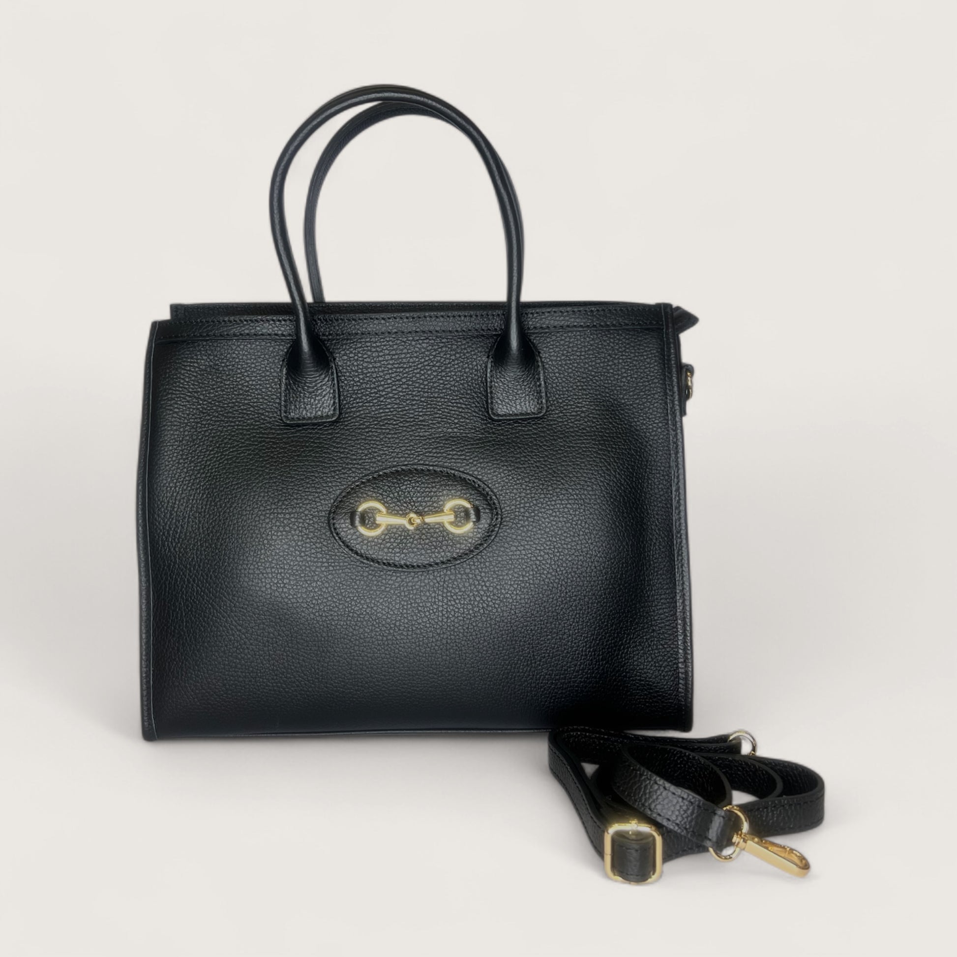 Чорна італійська шкіряна жіноча сумка Piumelli Eloise M D28 Black
