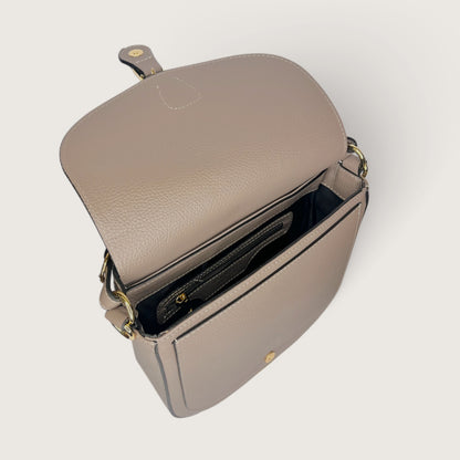 Італійська шкіряна жіноча сумка Piumelli Jole M D240 Taupe кольору тауп