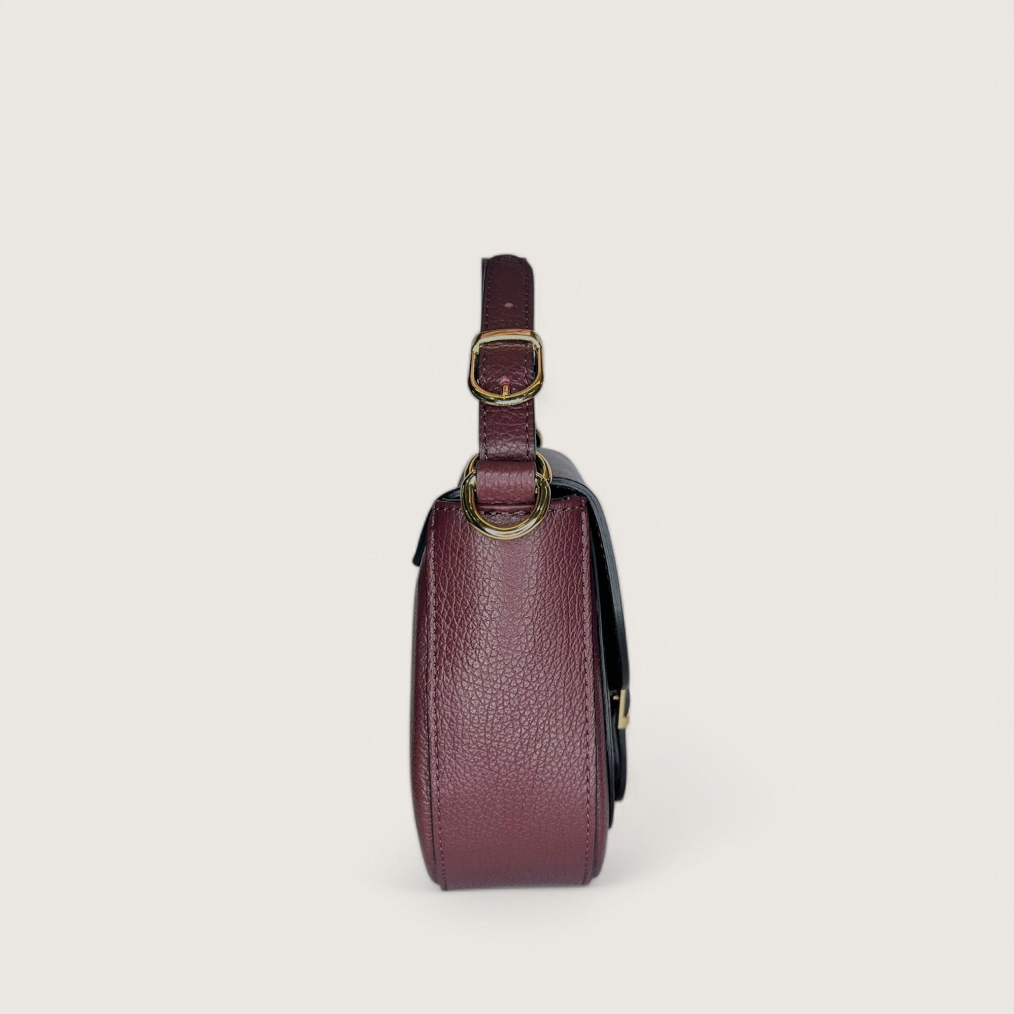 Італійська шкіряна жіноча сумка Piumelli Jole S D54 Burgundy кольору бургунді
