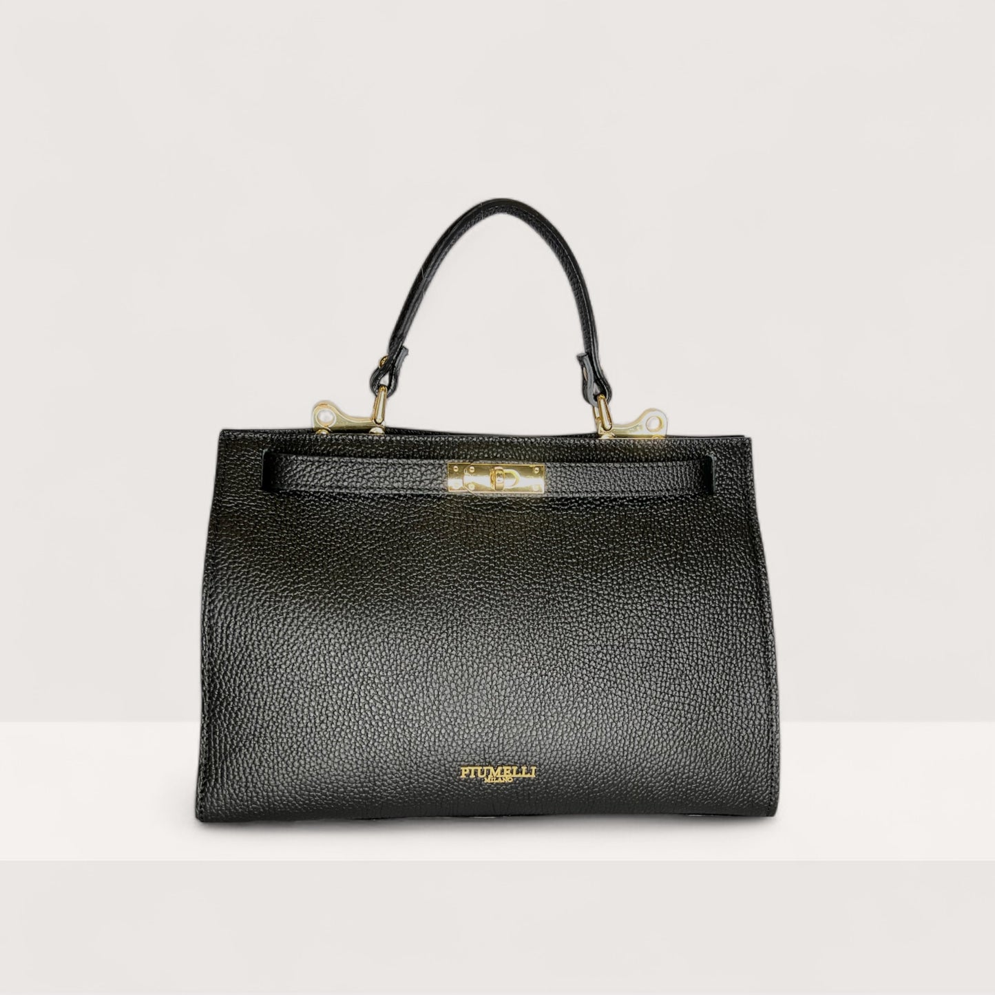 Чорна італійська шкіряна жіноча сумка Piumelli Laine M D28 Black