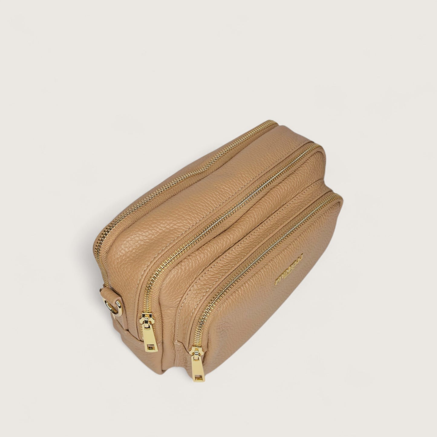 Бежева італійська шкіряна жіноча сумка Piumelli Maira Bag, D85 Sand