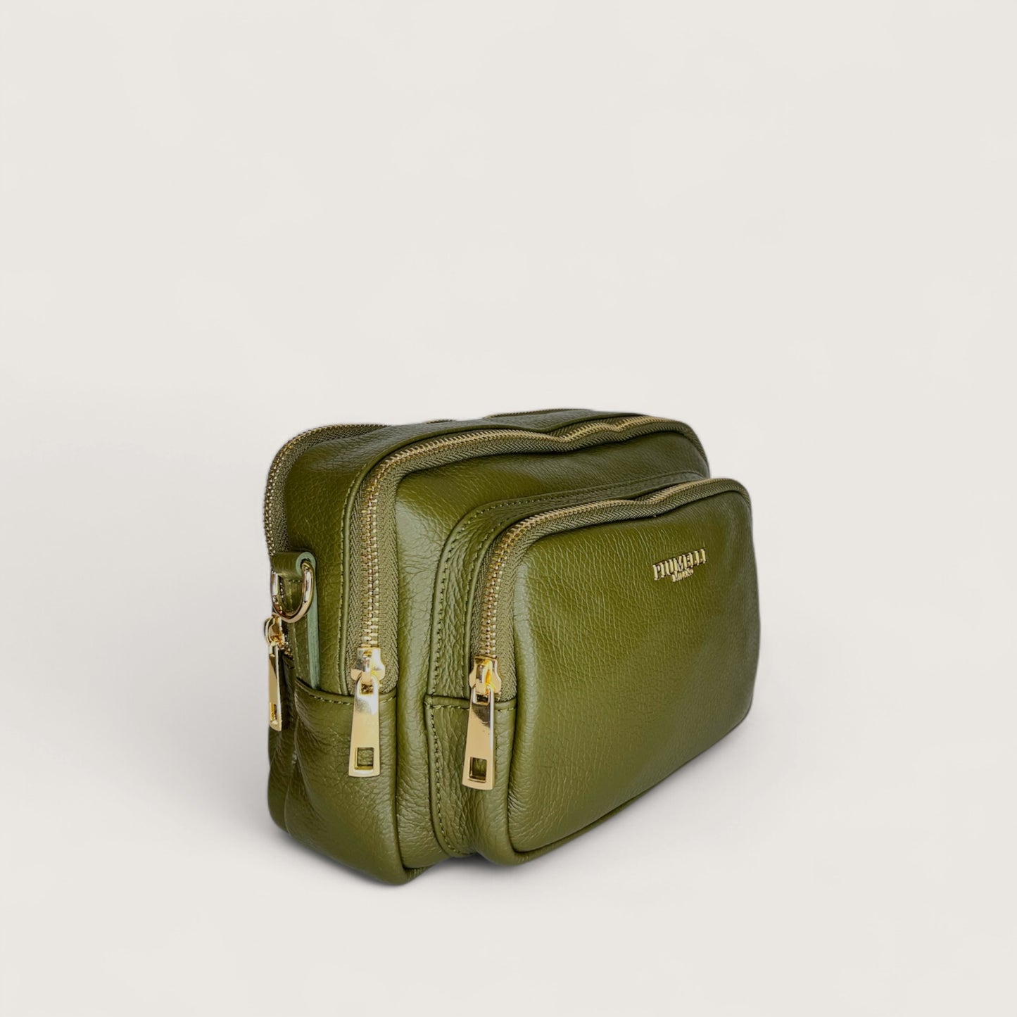 Італійська шкіряна жіноча сумка Piumelli Maira D74 Olive кольору хакі