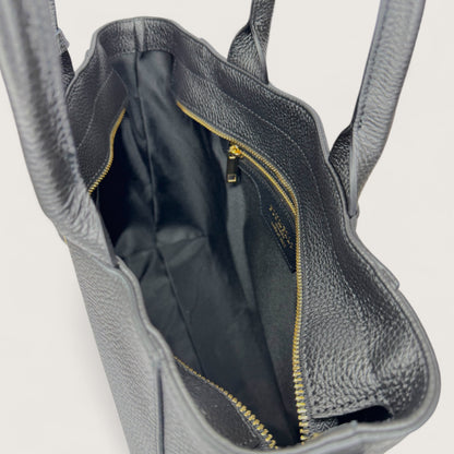 Чорна італійська шкіряна жіноча сумка Piumelli Margot M D28 Black
