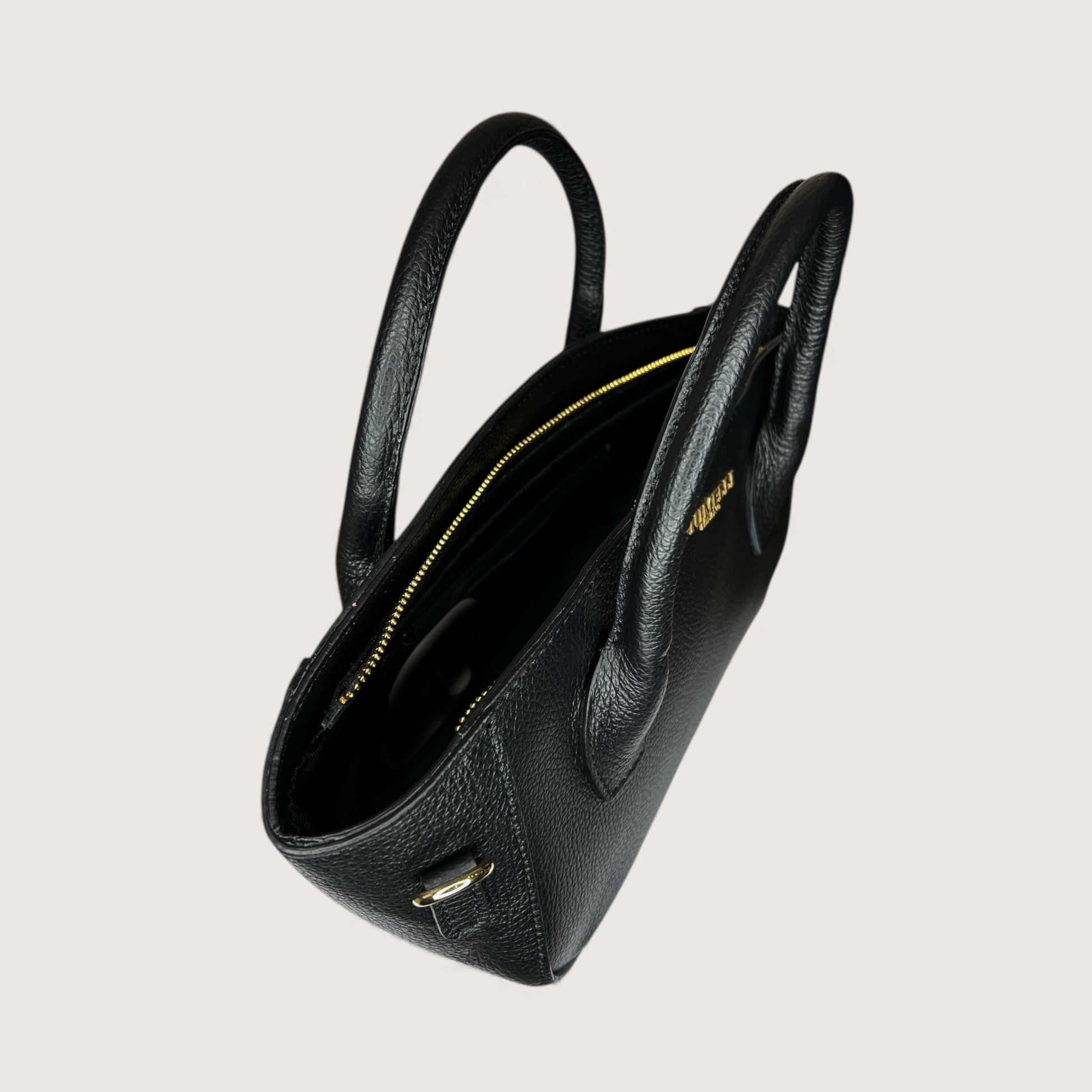 Чорна італійська шкіряна жіноча сумка Piumelli Pan D28 Black